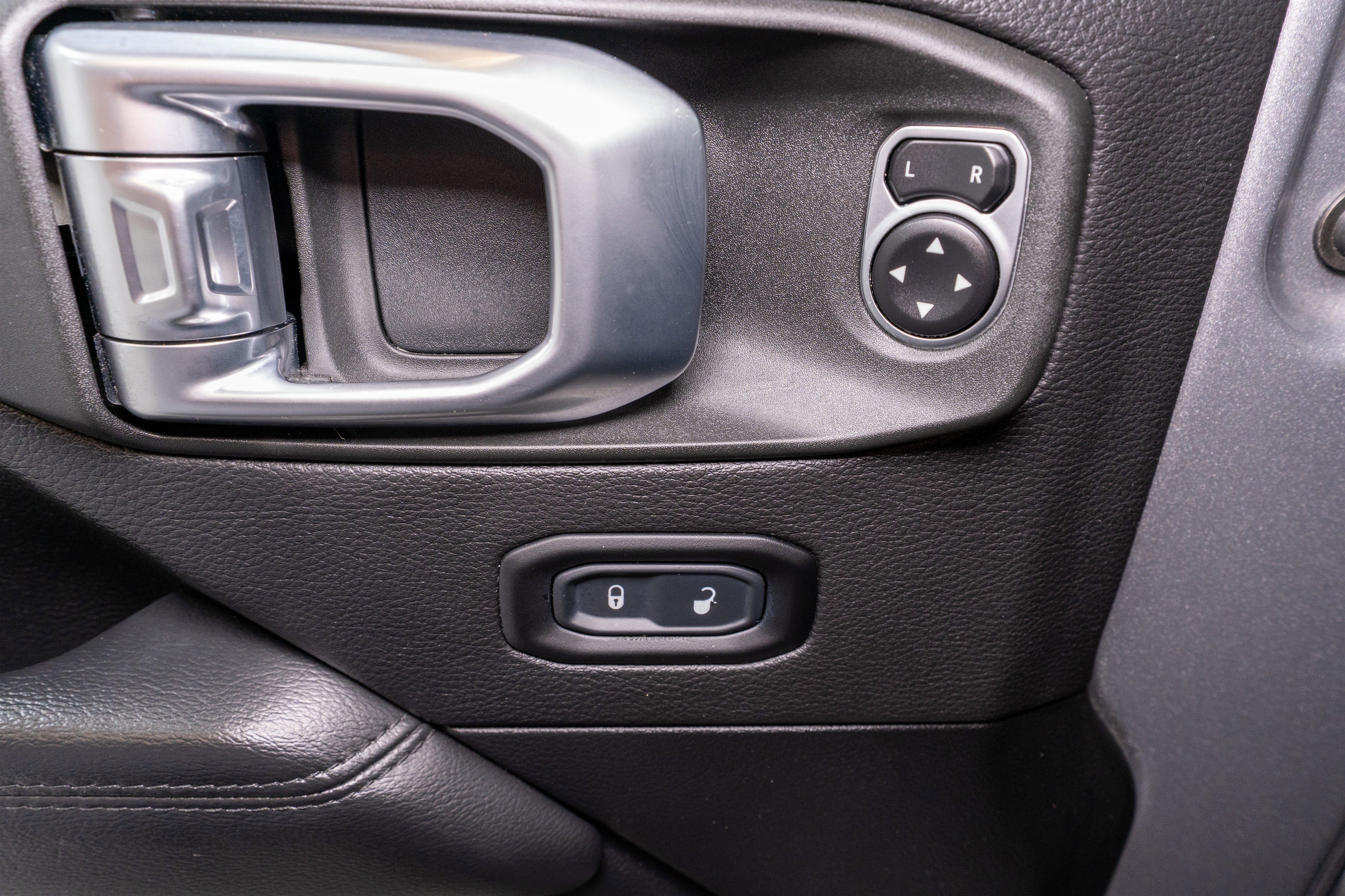 2020 Jeep Wrangler Unlimited Sahara Altitude