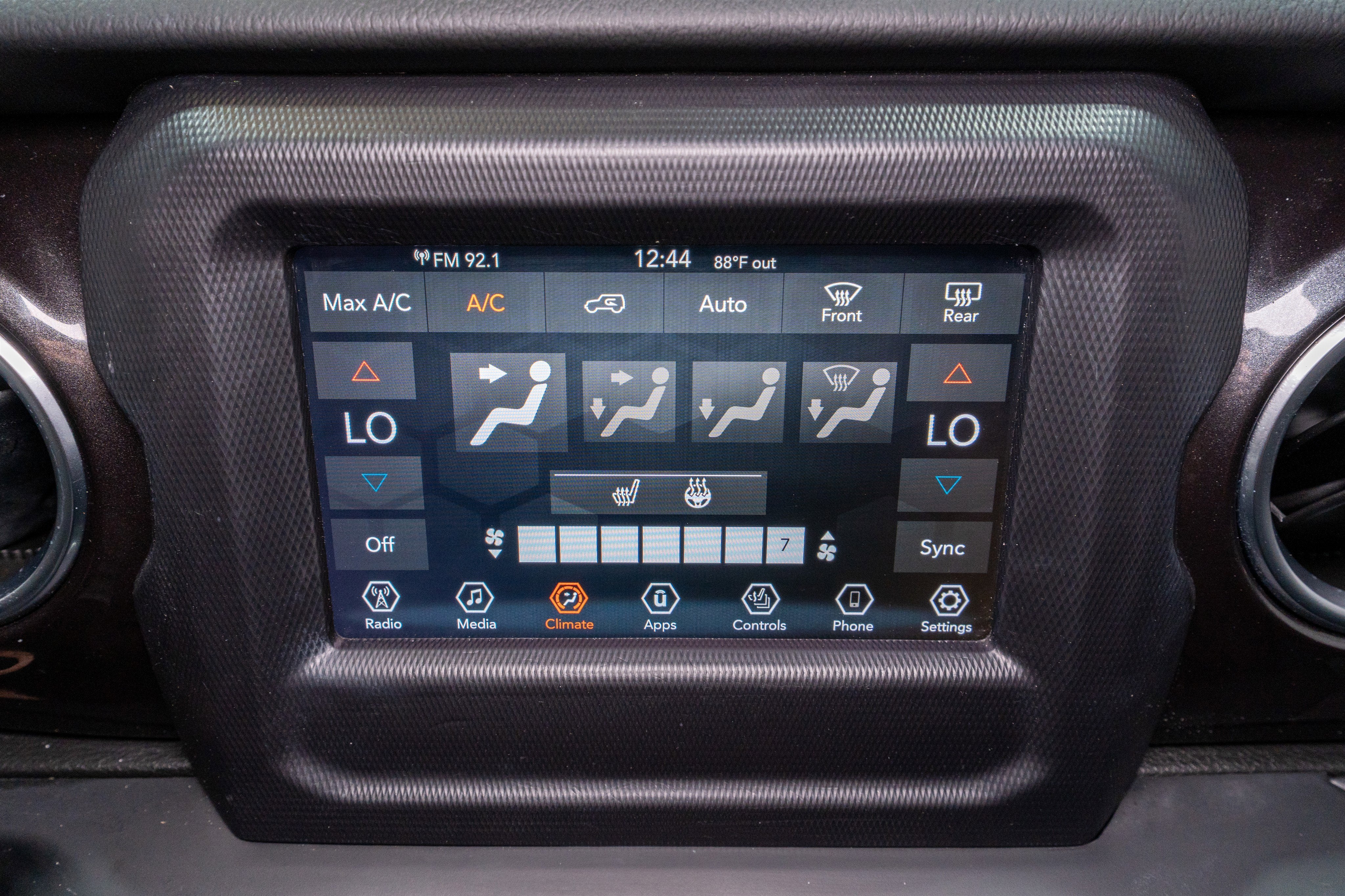 2020 Jeep Wrangler Unlimited Sahara Altitude