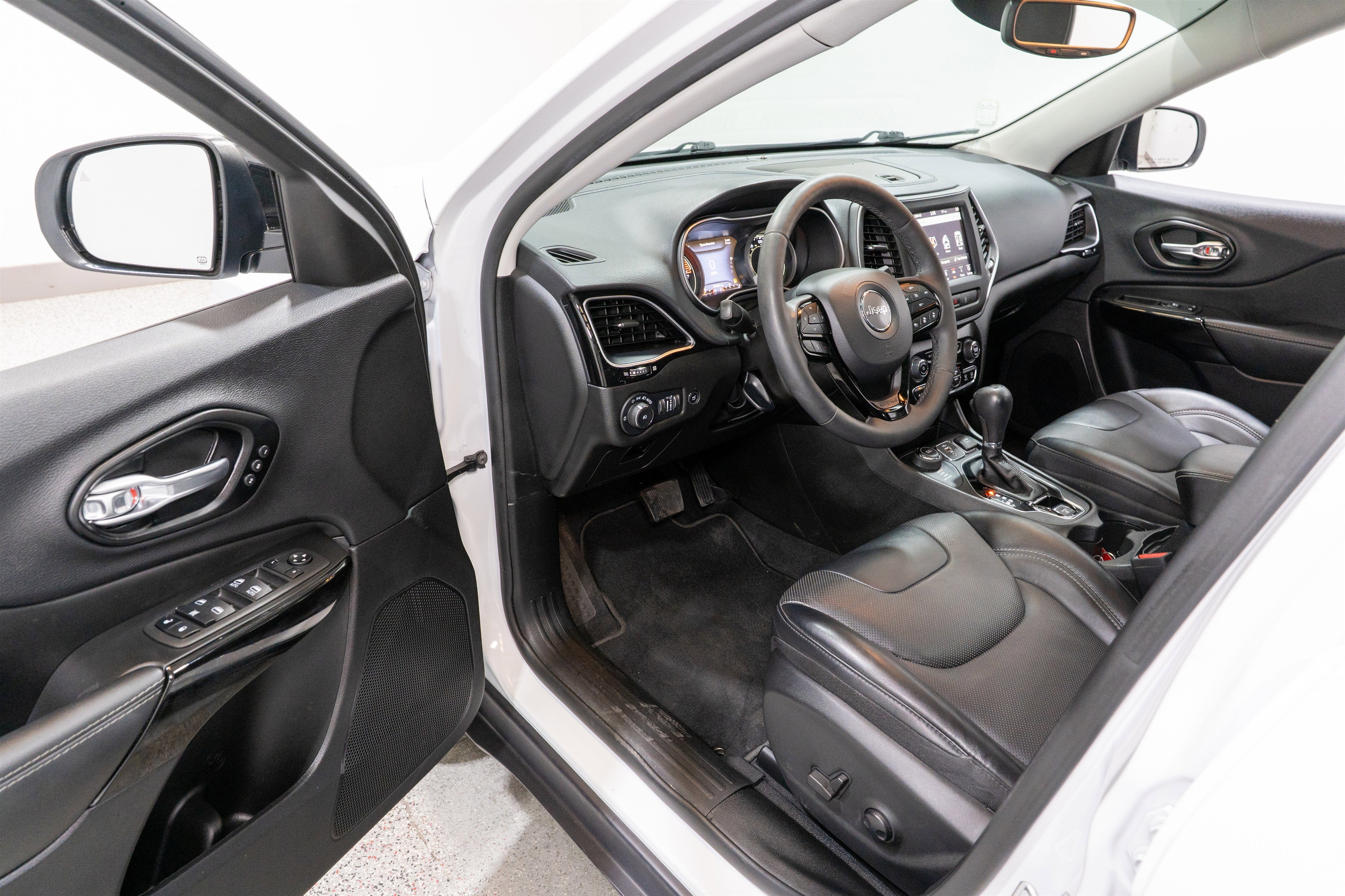 2023 Jeep Cherokee Altitude Lux
