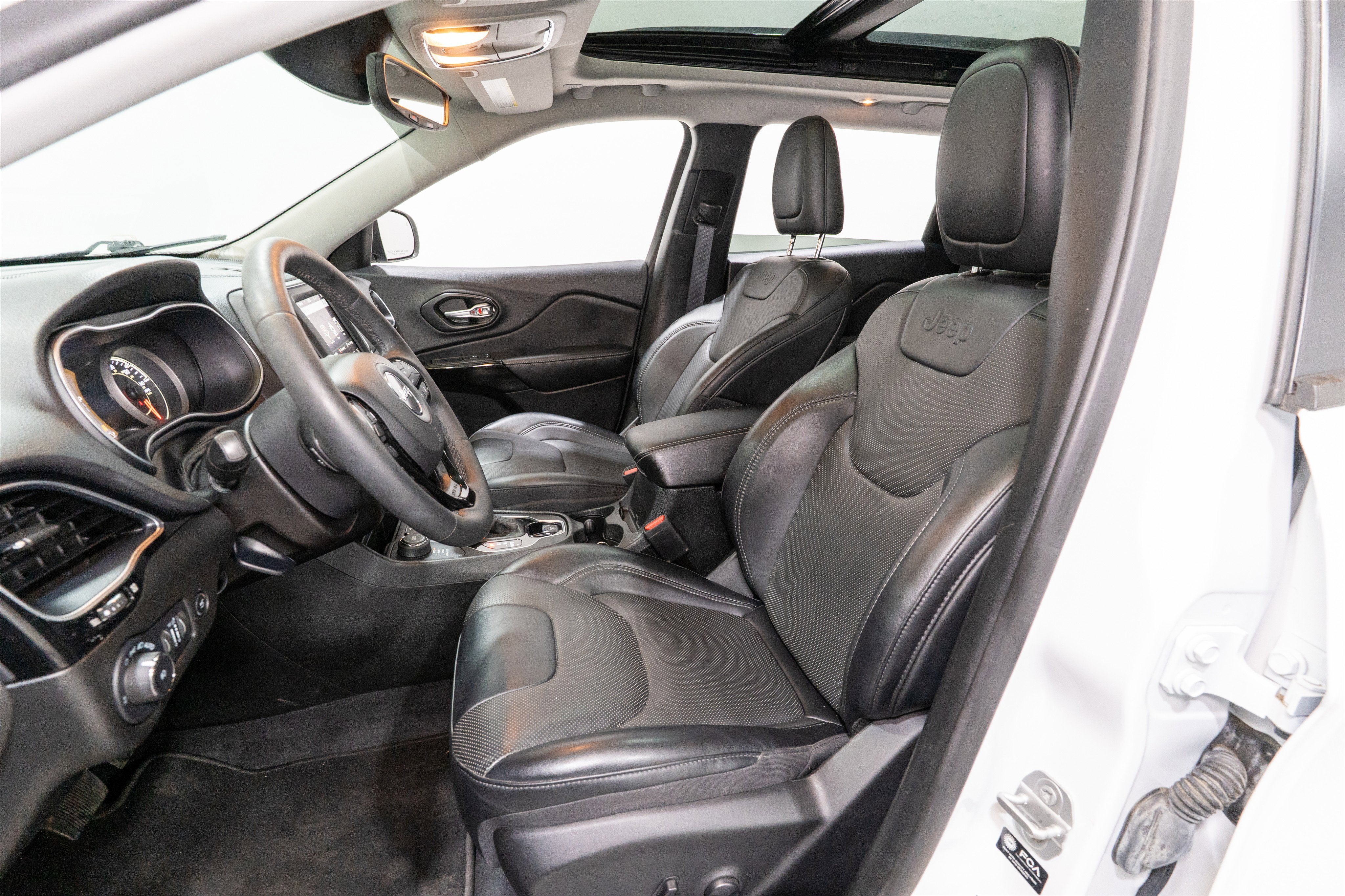 2023 Jeep Cherokee Altitude Lux