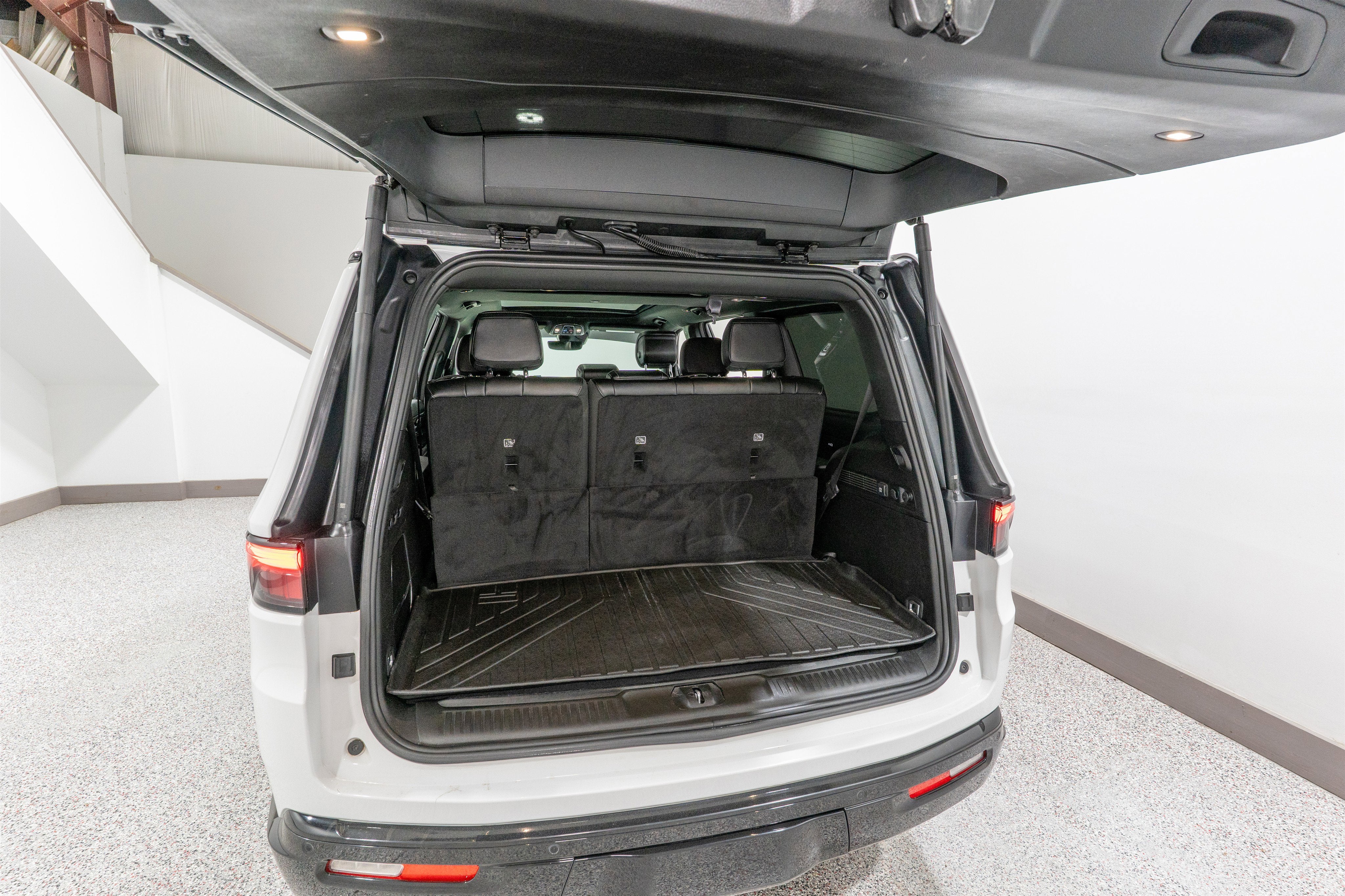 2024 Jeep Wagoneer Series II Carbide