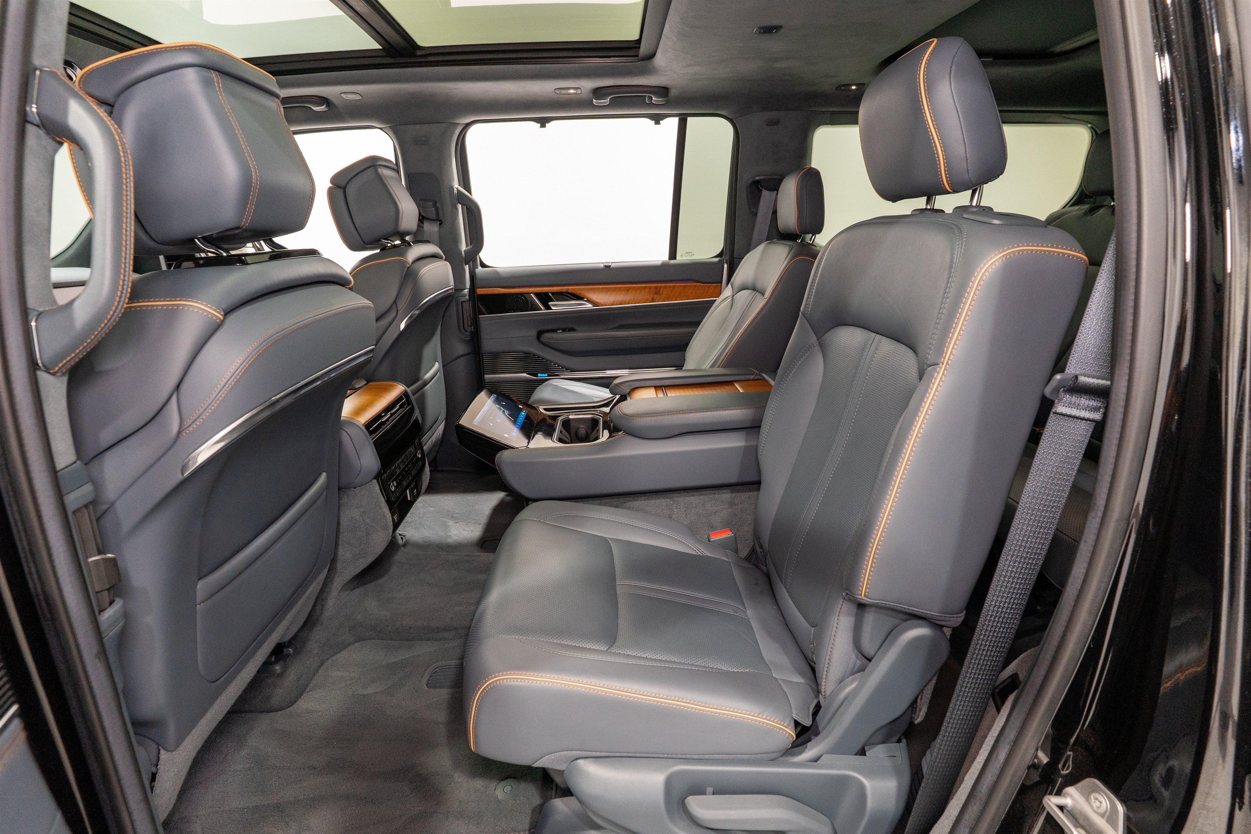 2022 Jeep Grand Wagoneer Series II