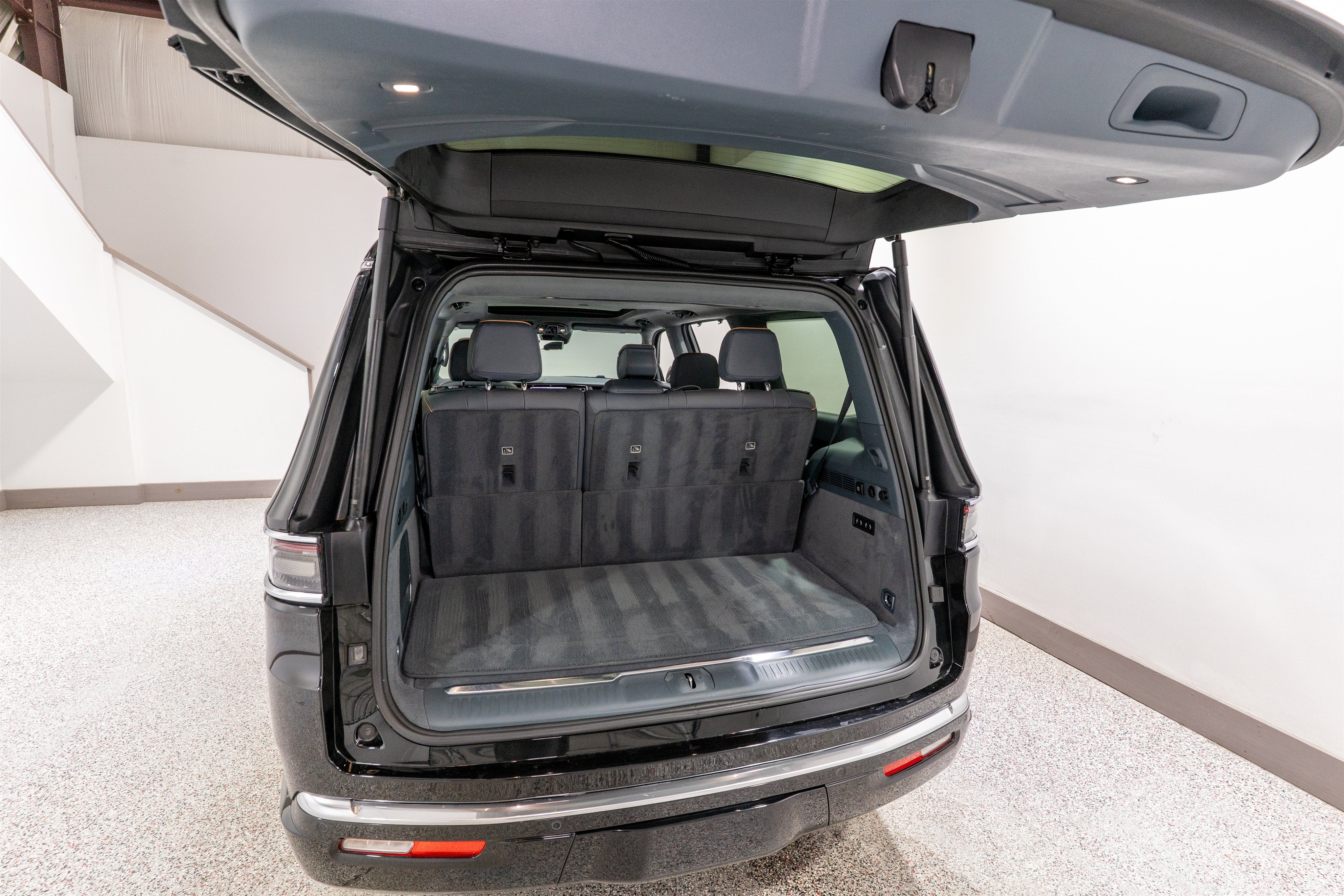 2022 Jeep Grand Wagoneer Series II