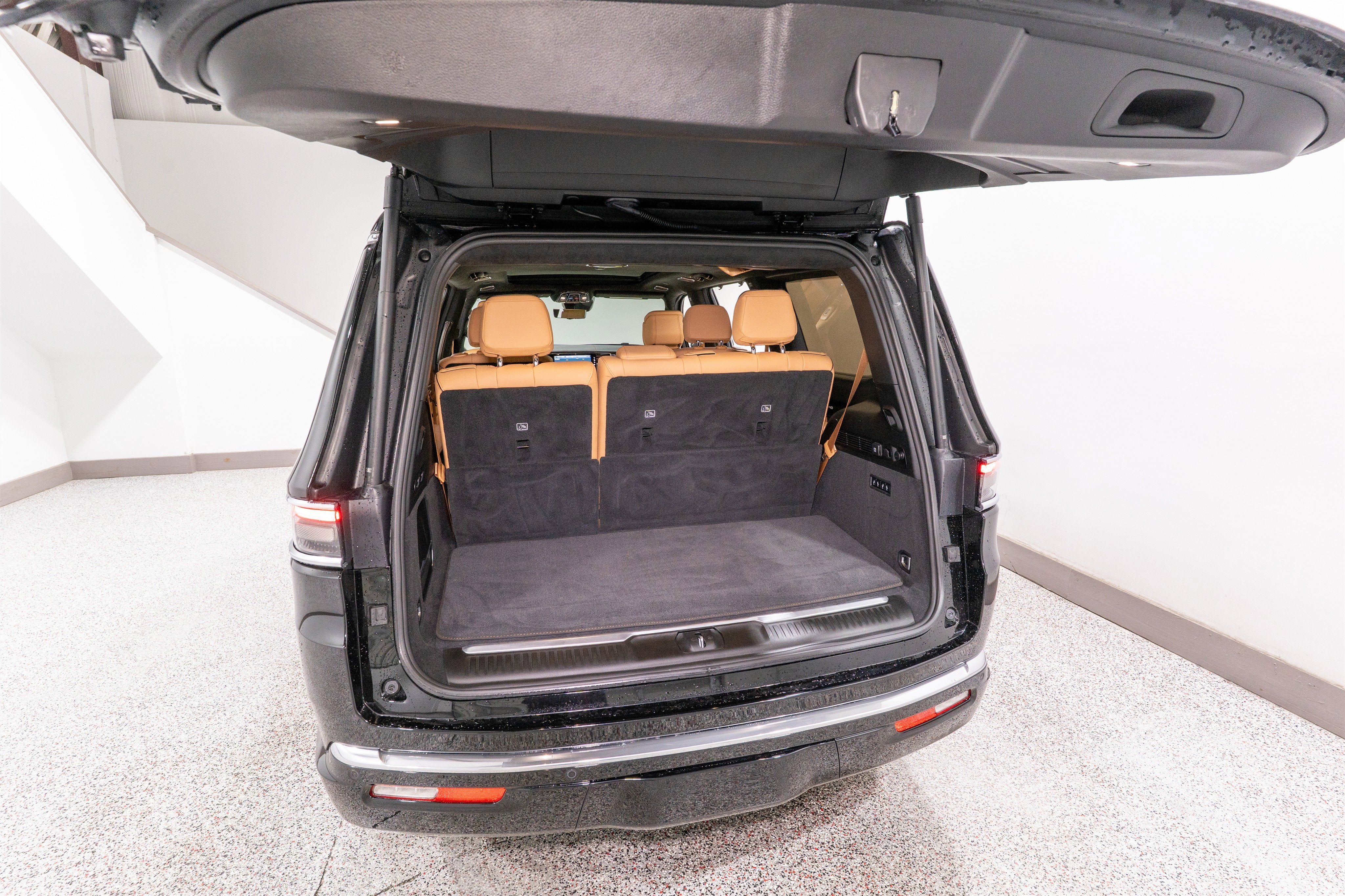 2023 Jeep Grand Wagoneer Series III