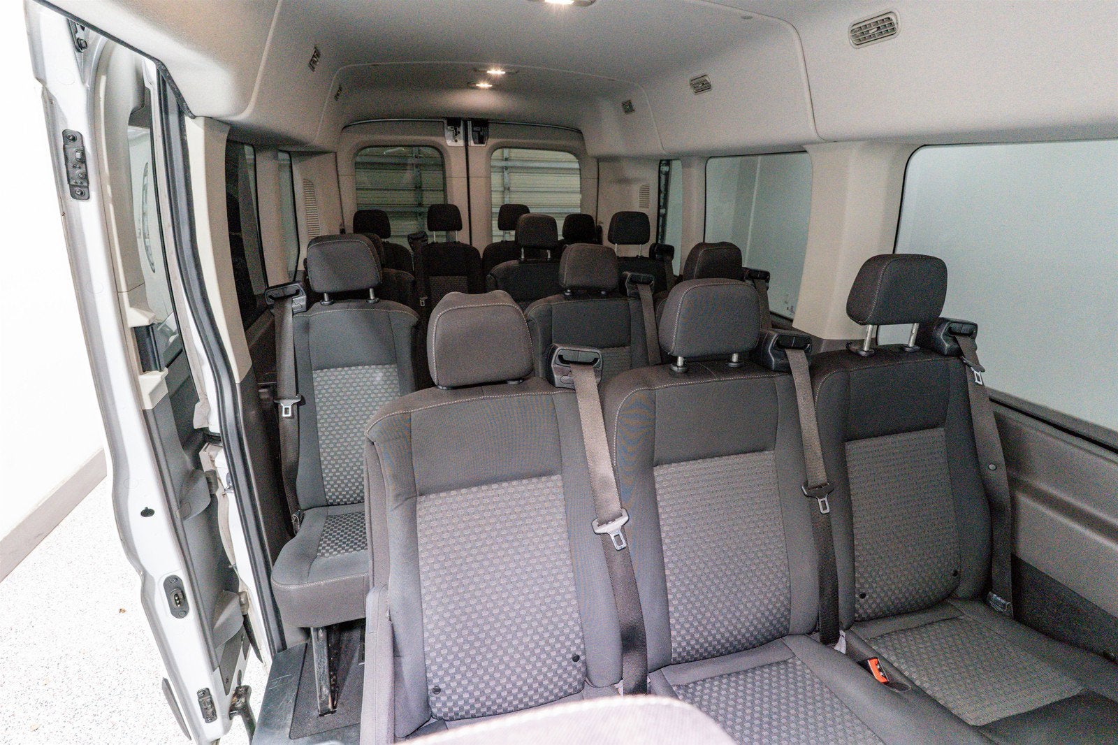 2021 Ford Transit Passenger Wagon XLT