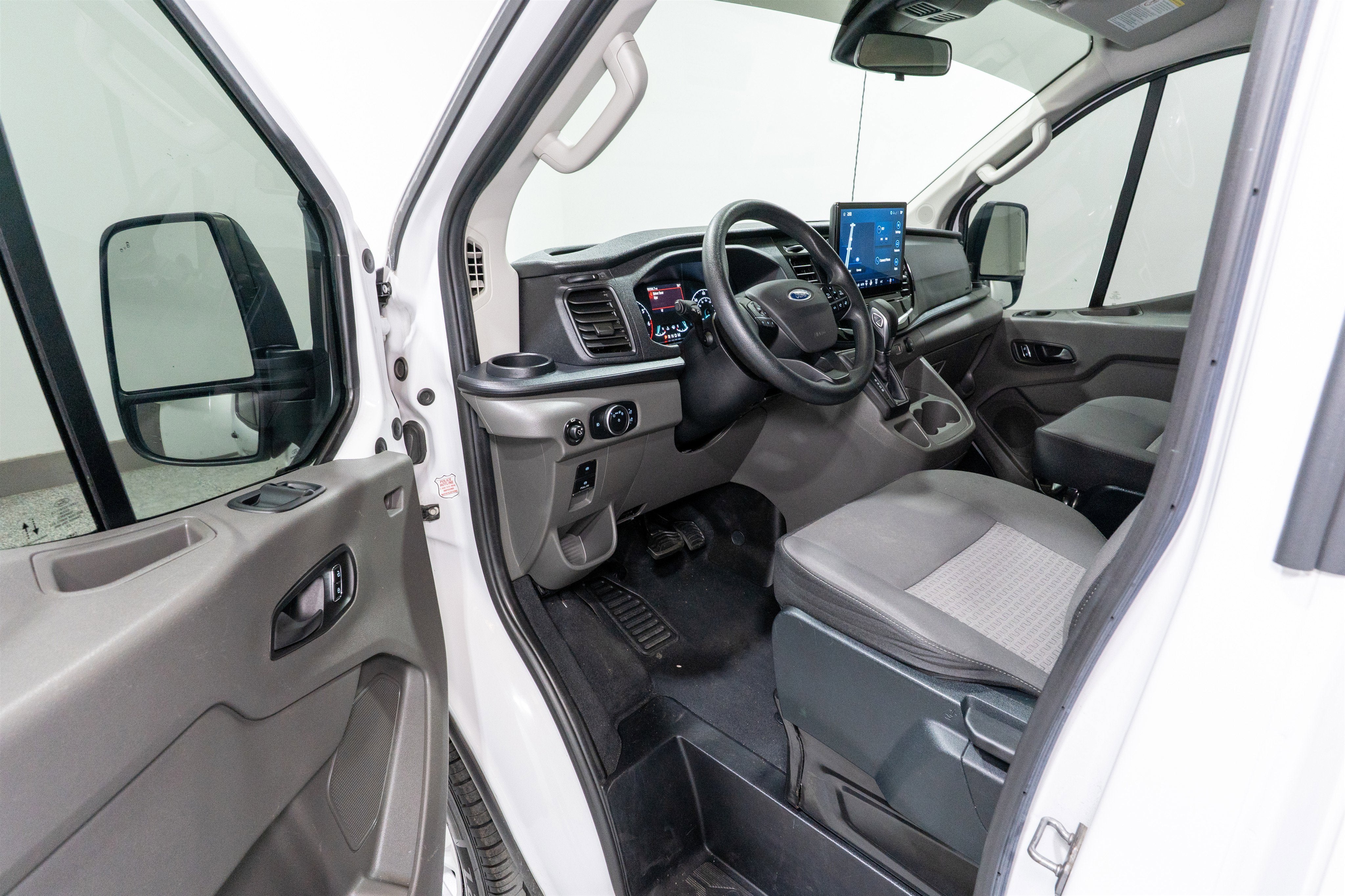 2023 Ford Transit Passenger Wagon XLT