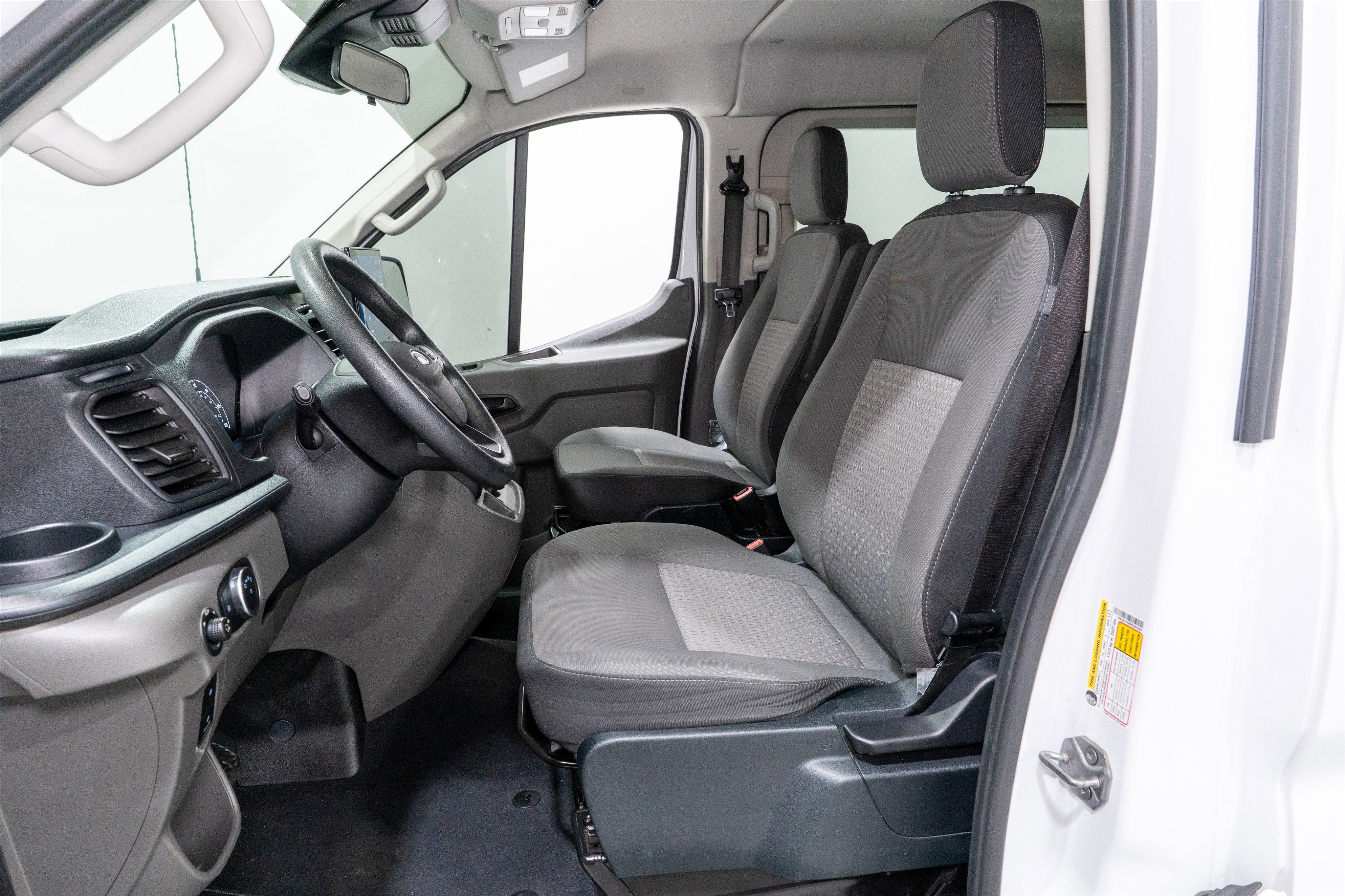 2023 Ford Transit Passenger Wagon XLT