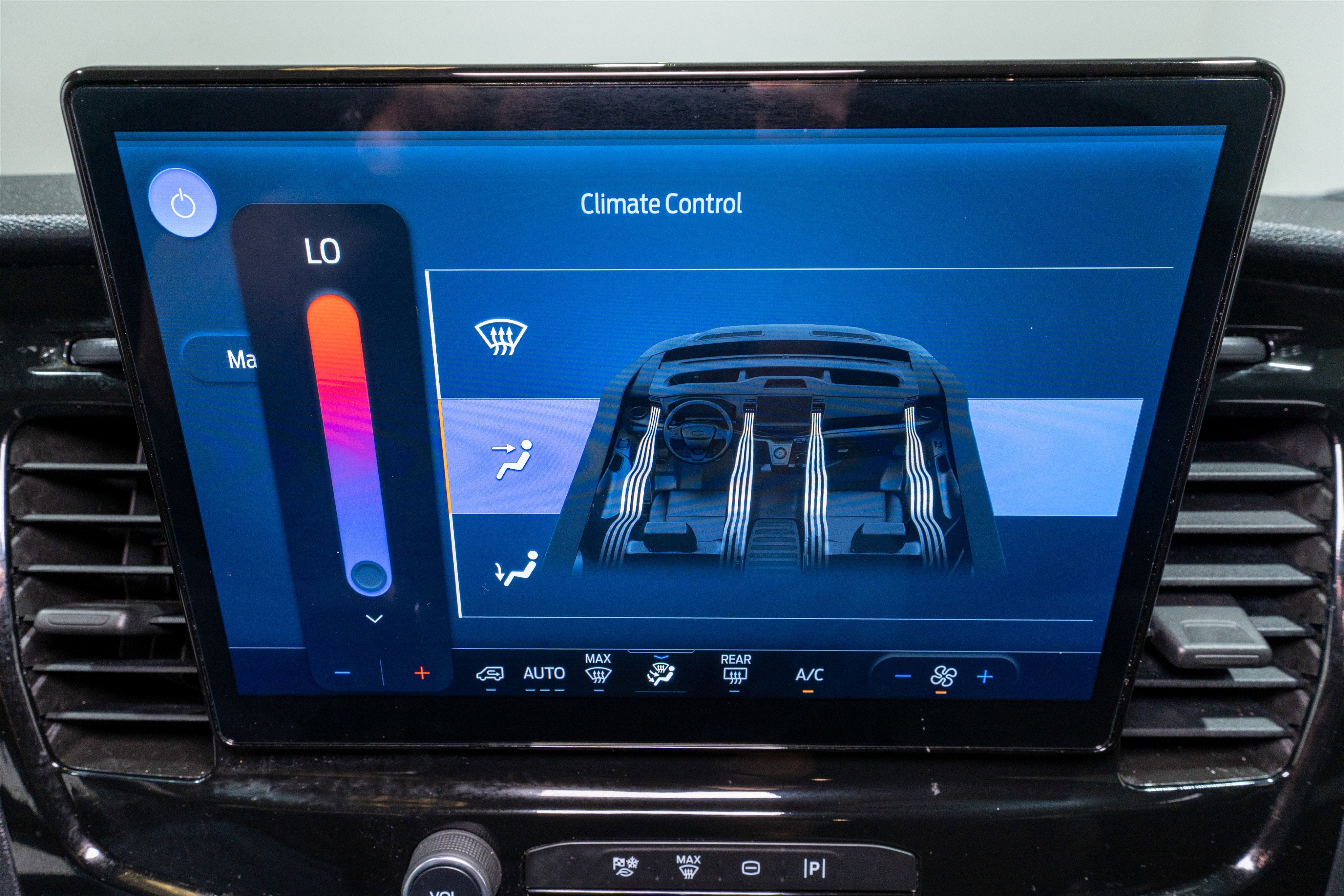 2023 Ford Transit Passenger Wagon XLT