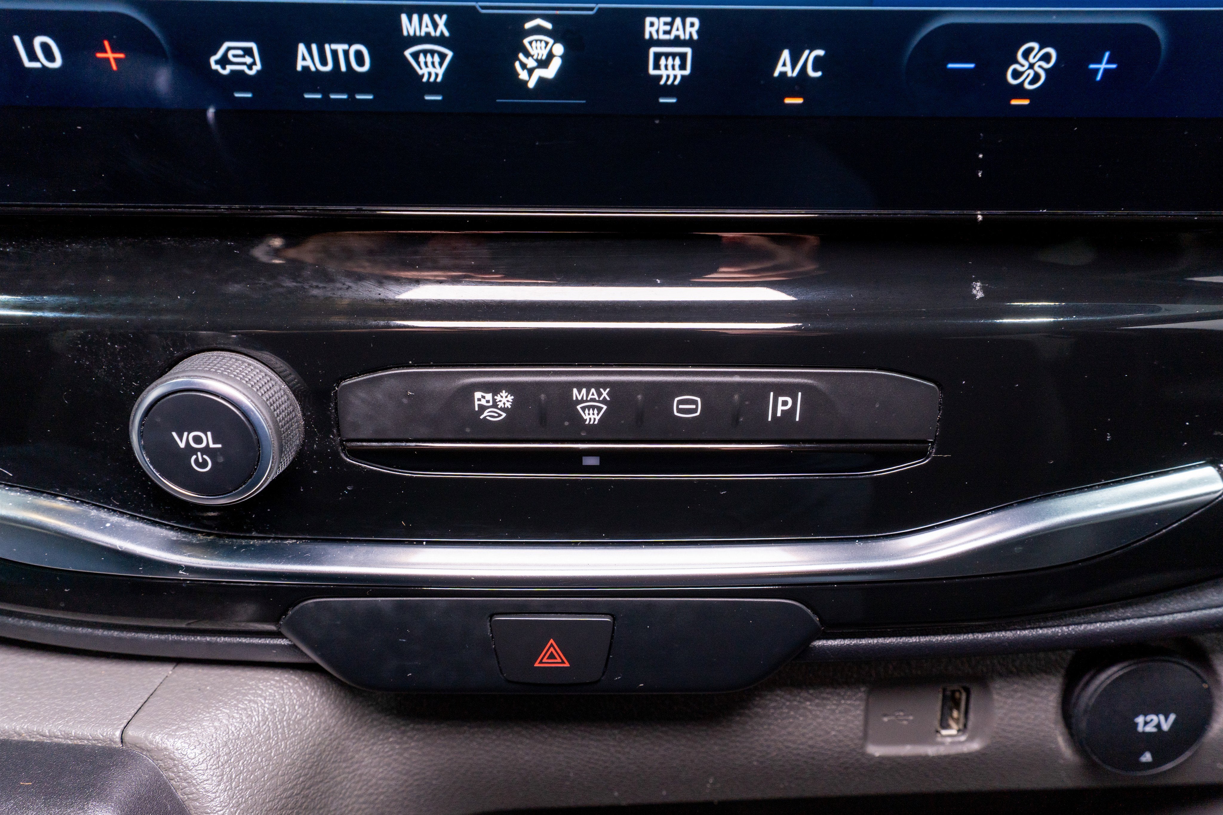 2023 Ford Transit Passenger Wagon XLT