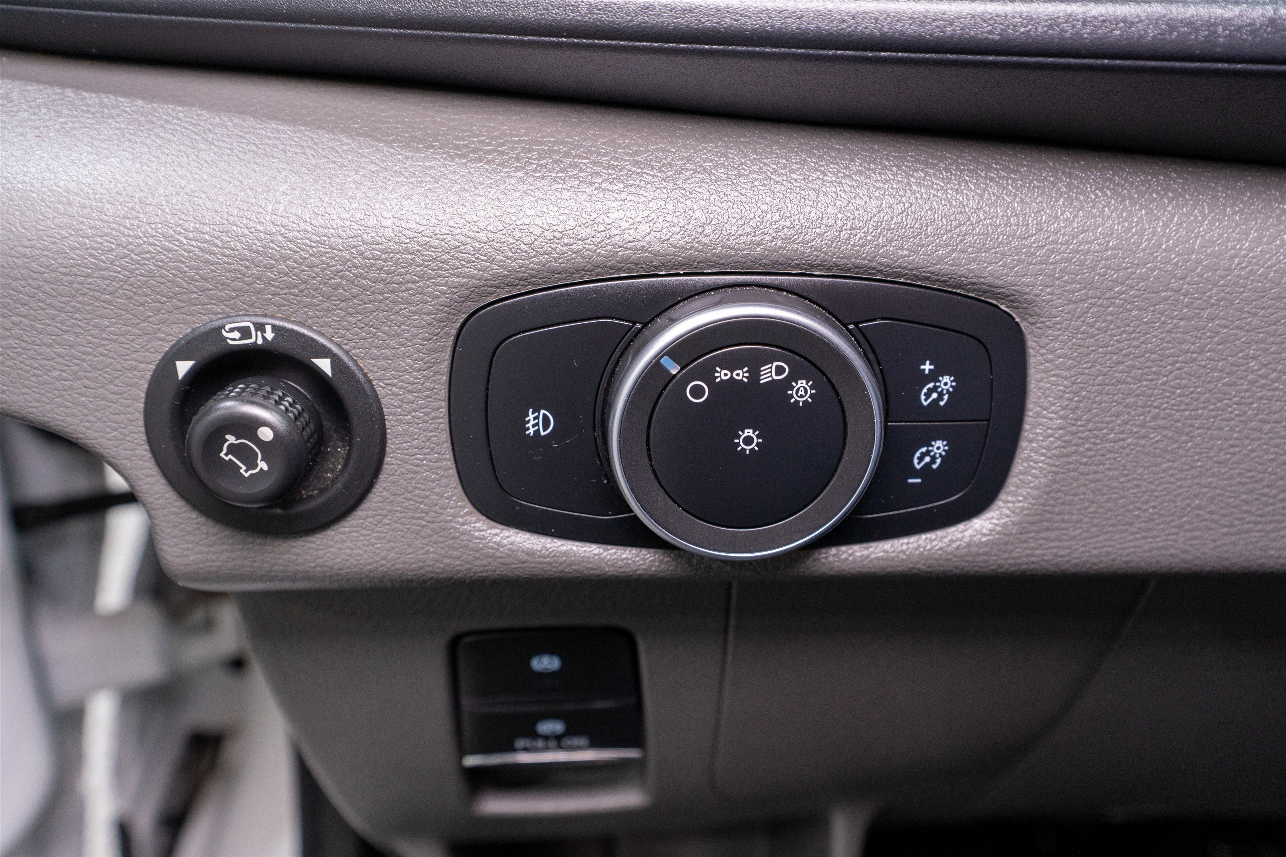 2023 Ford Transit Passenger Wagon XLT