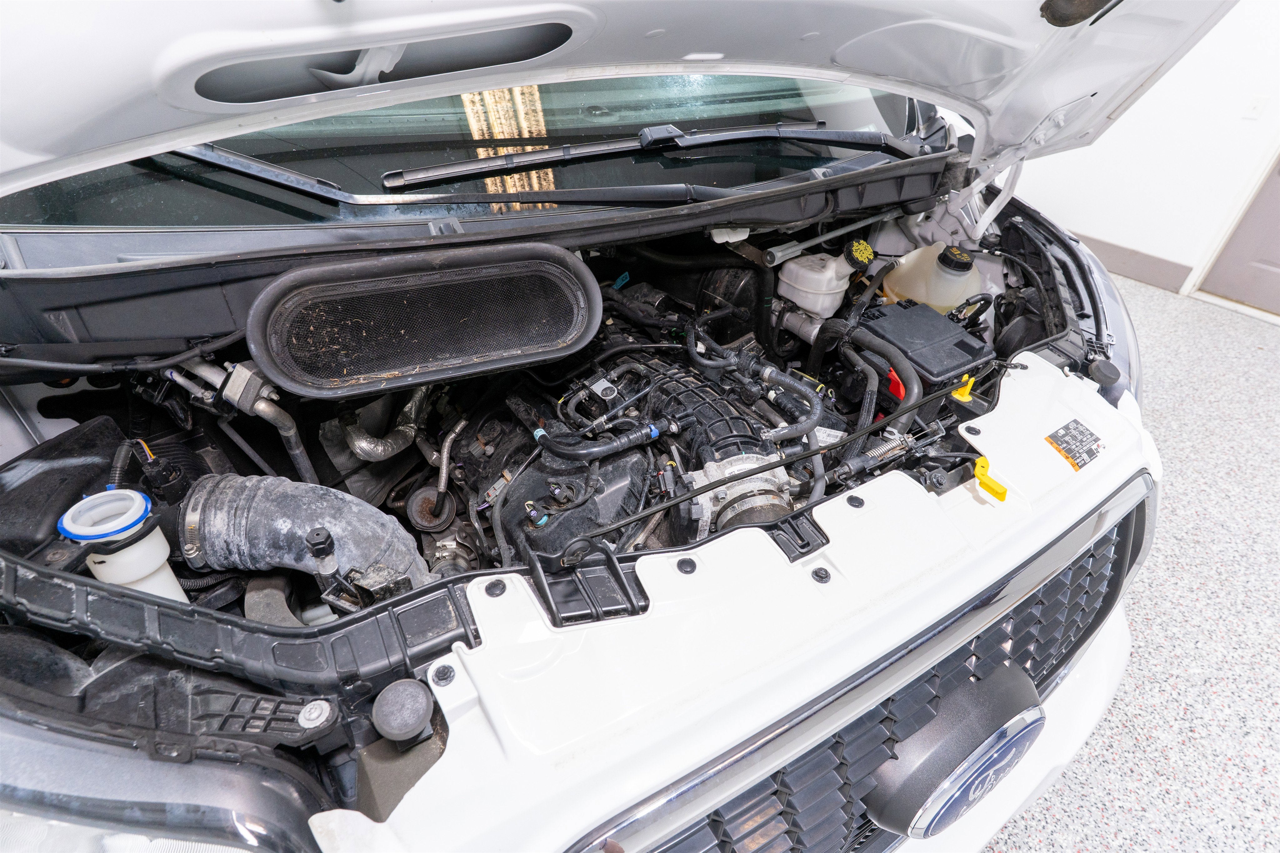 2023 Ford Transit Passenger Wagon XLT