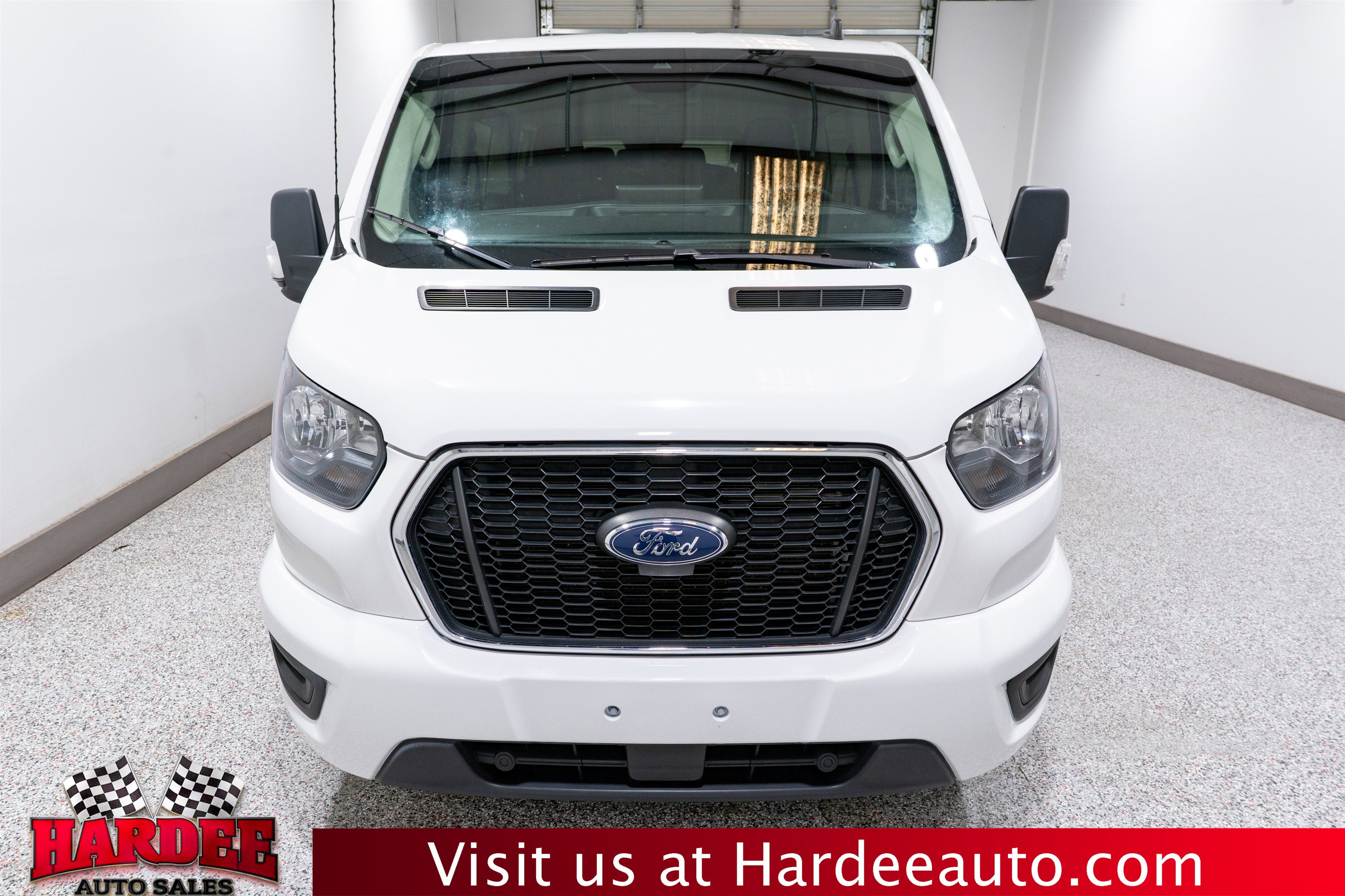 2023 Ford Transit Passenger Wagon XLT