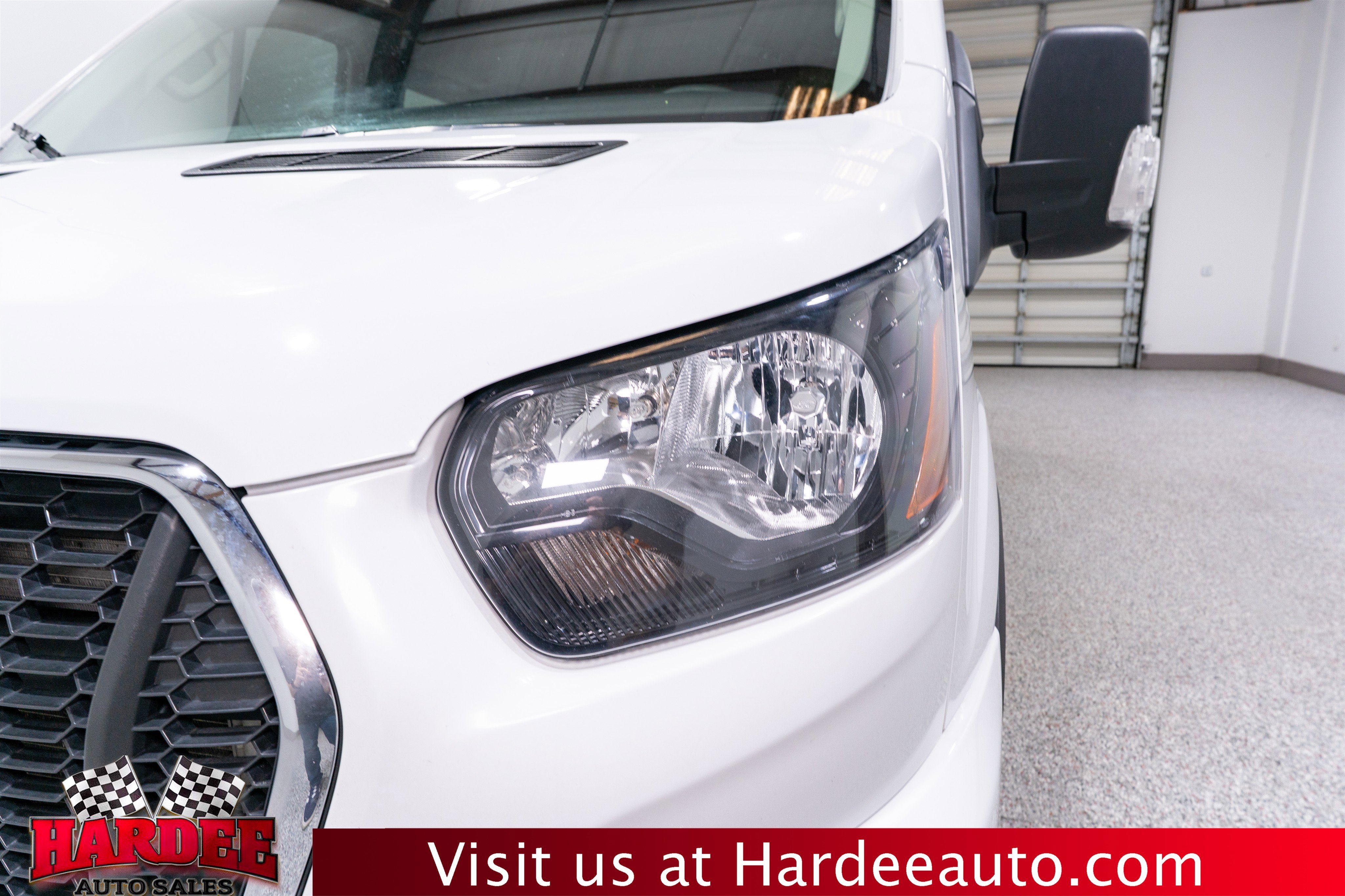 2023 Ford Transit Passenger Wagon XLT