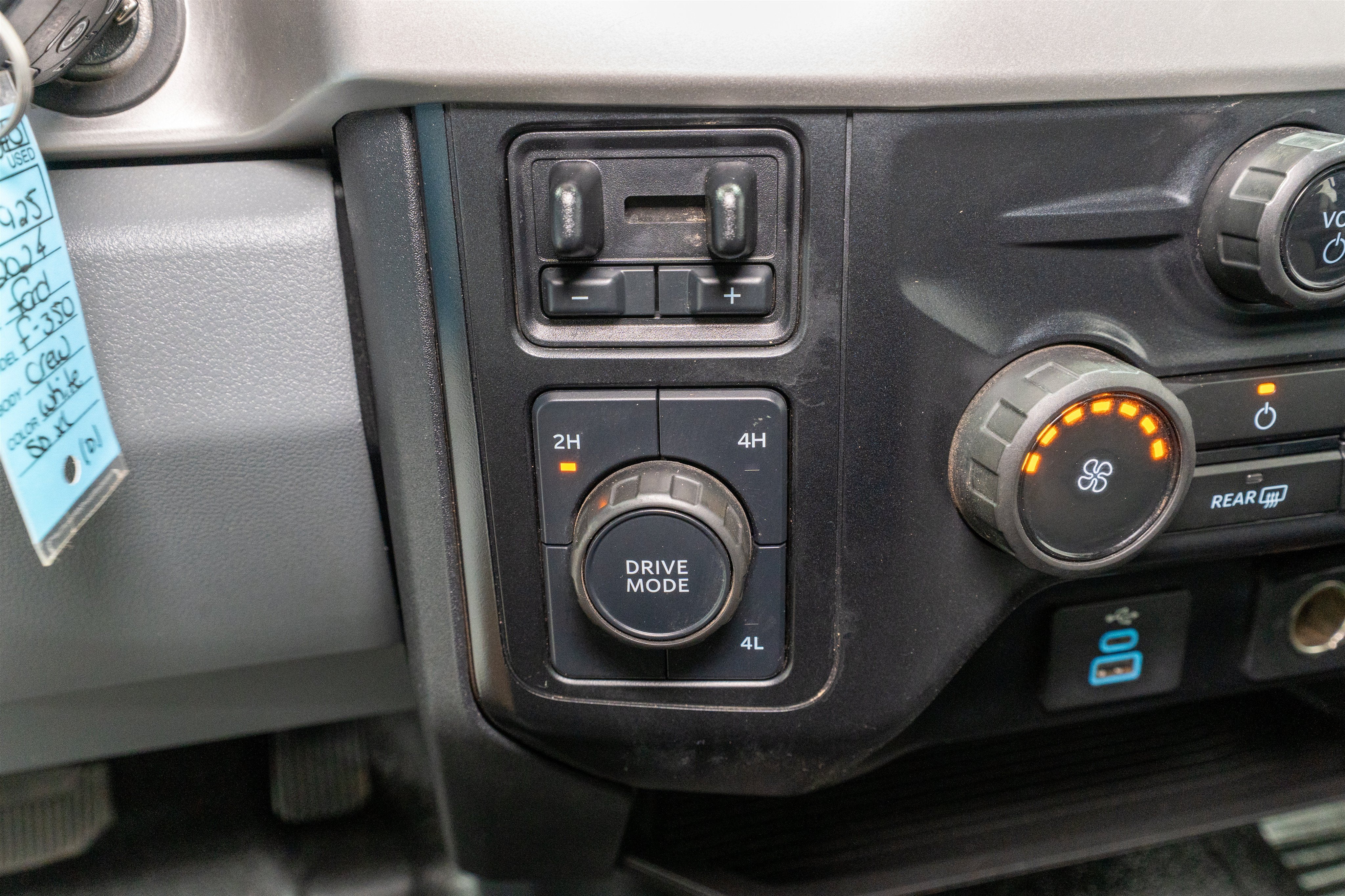 2024 Ford Super Duty F-350 DRW XL