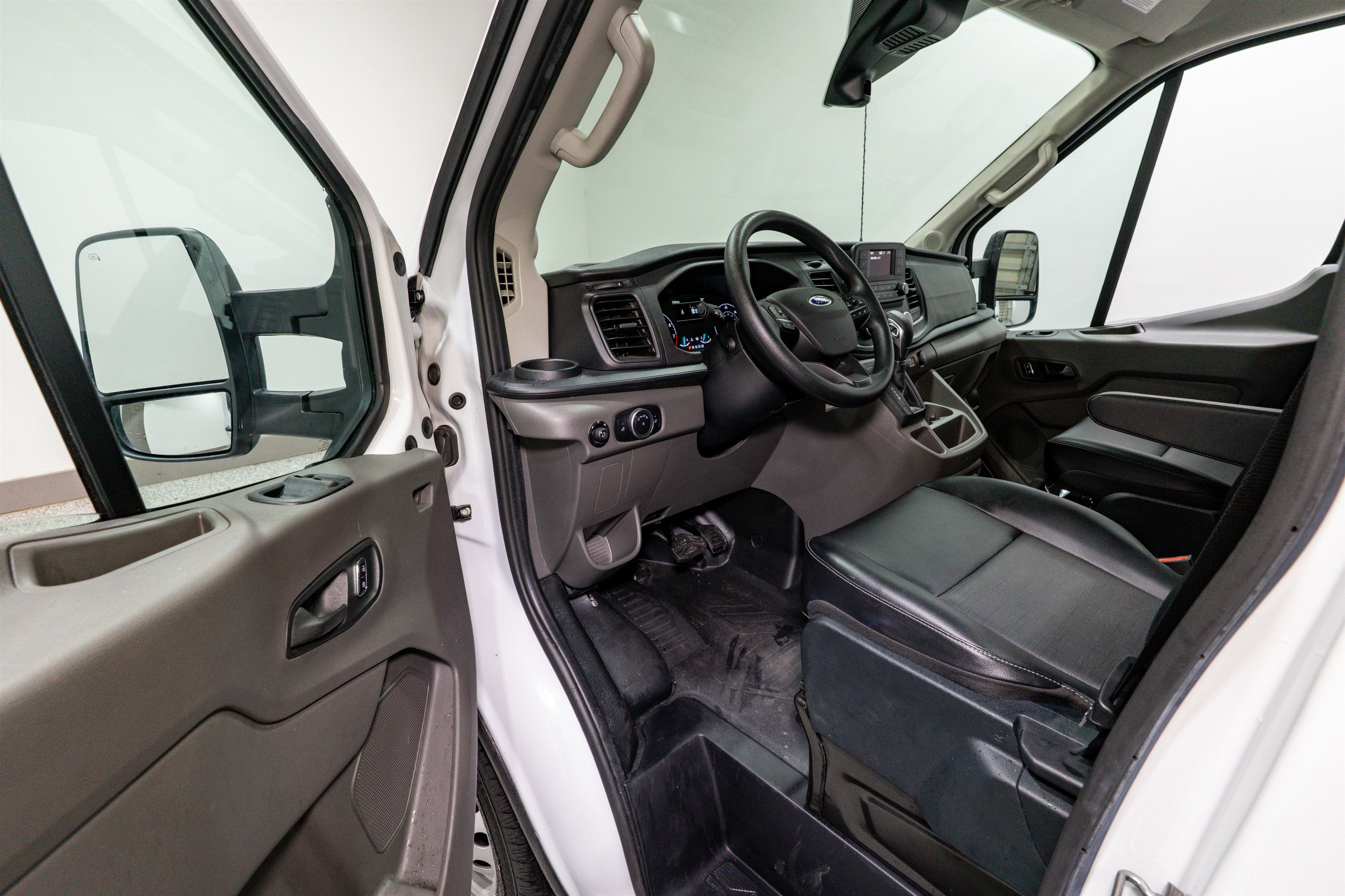 2023 Ford Transit Chassis Base