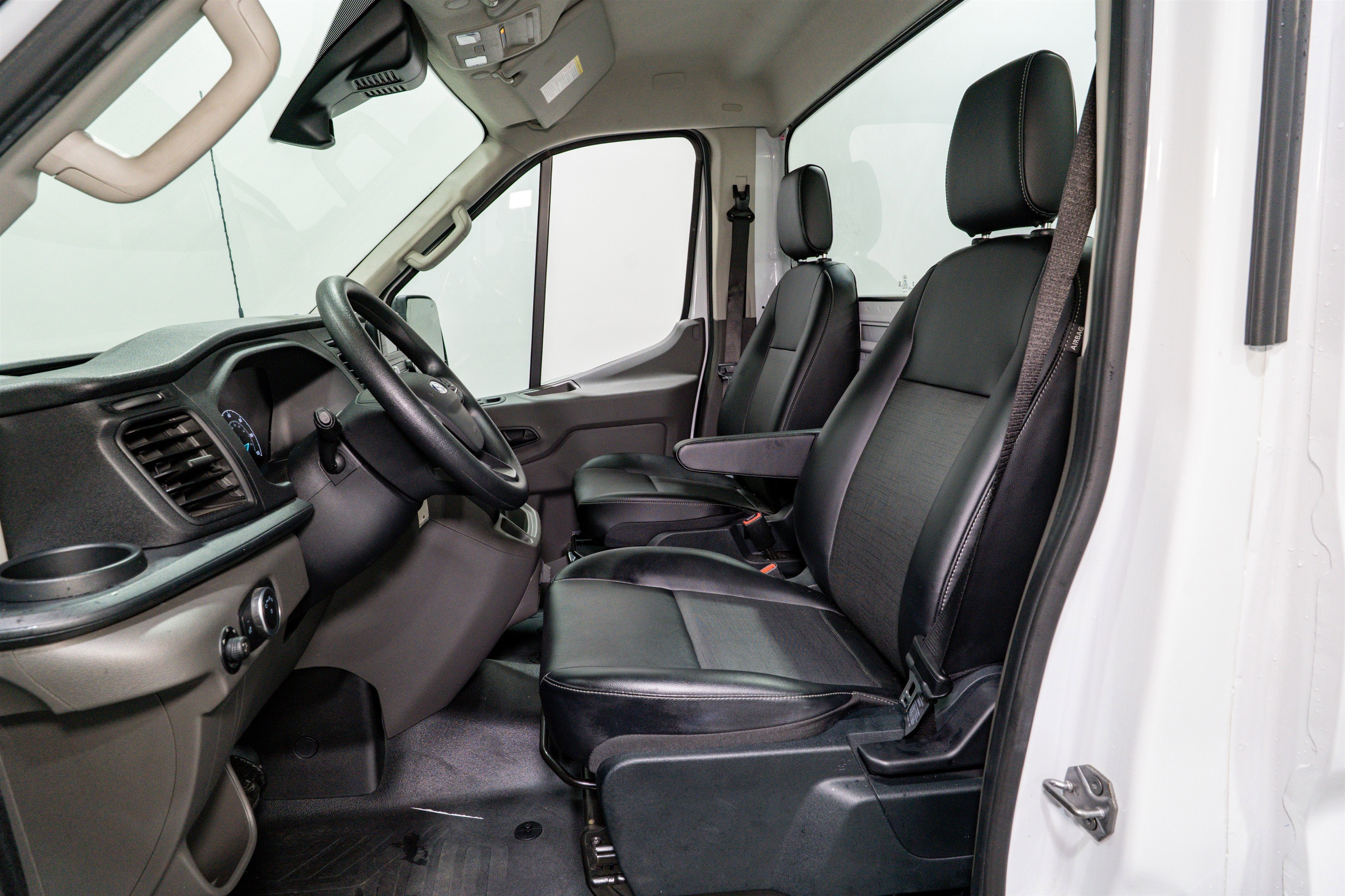 2023 Ford Transit Chassis Base