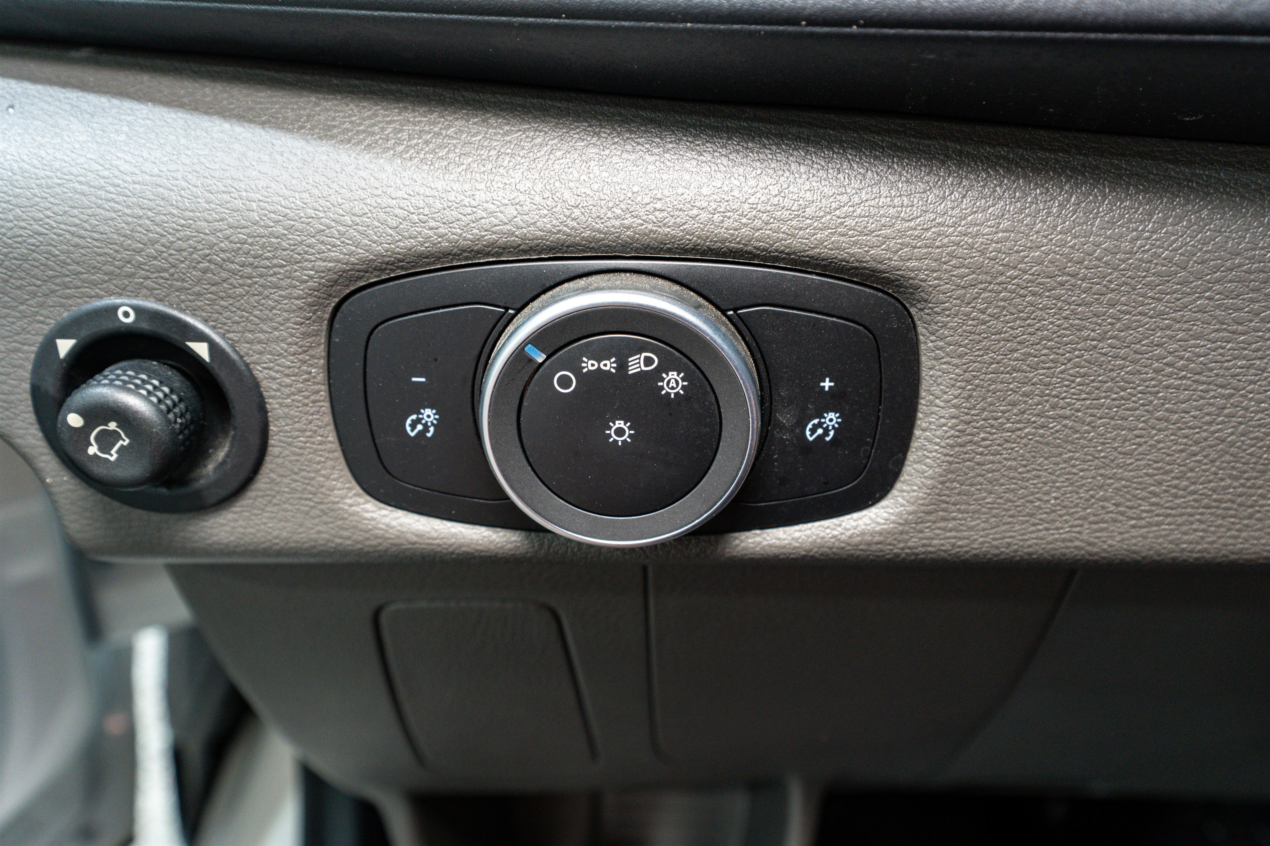 2023 Ford Transit Chassis Base