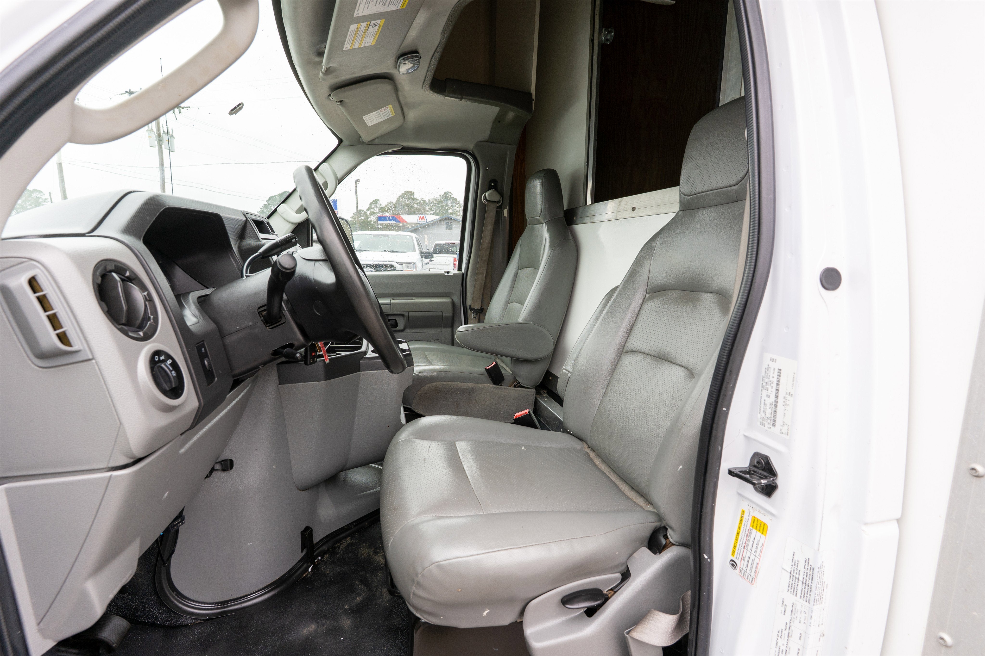 2019 Ford E-Series Cutaway Base