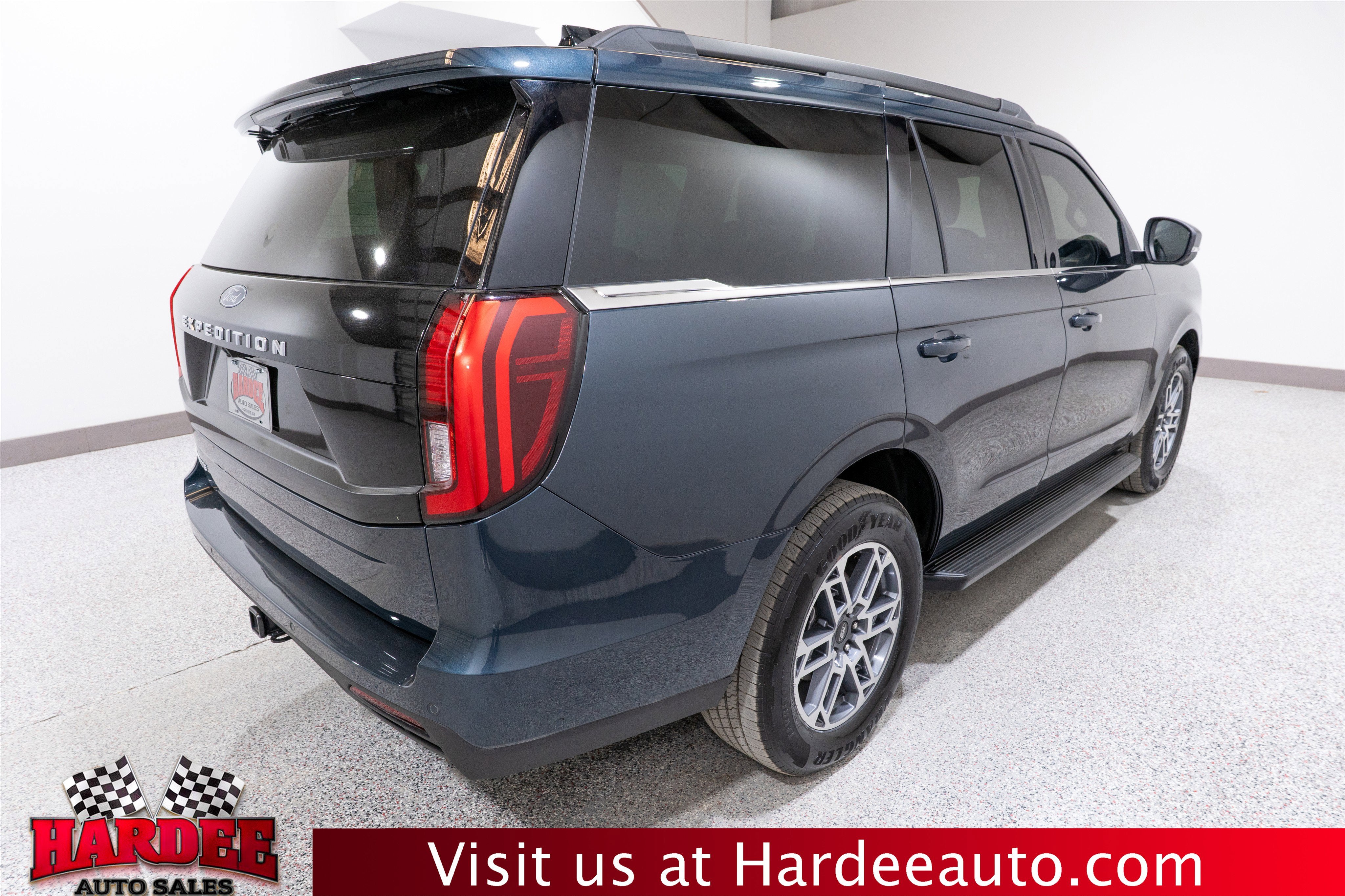 2025 Ford Expedition Active