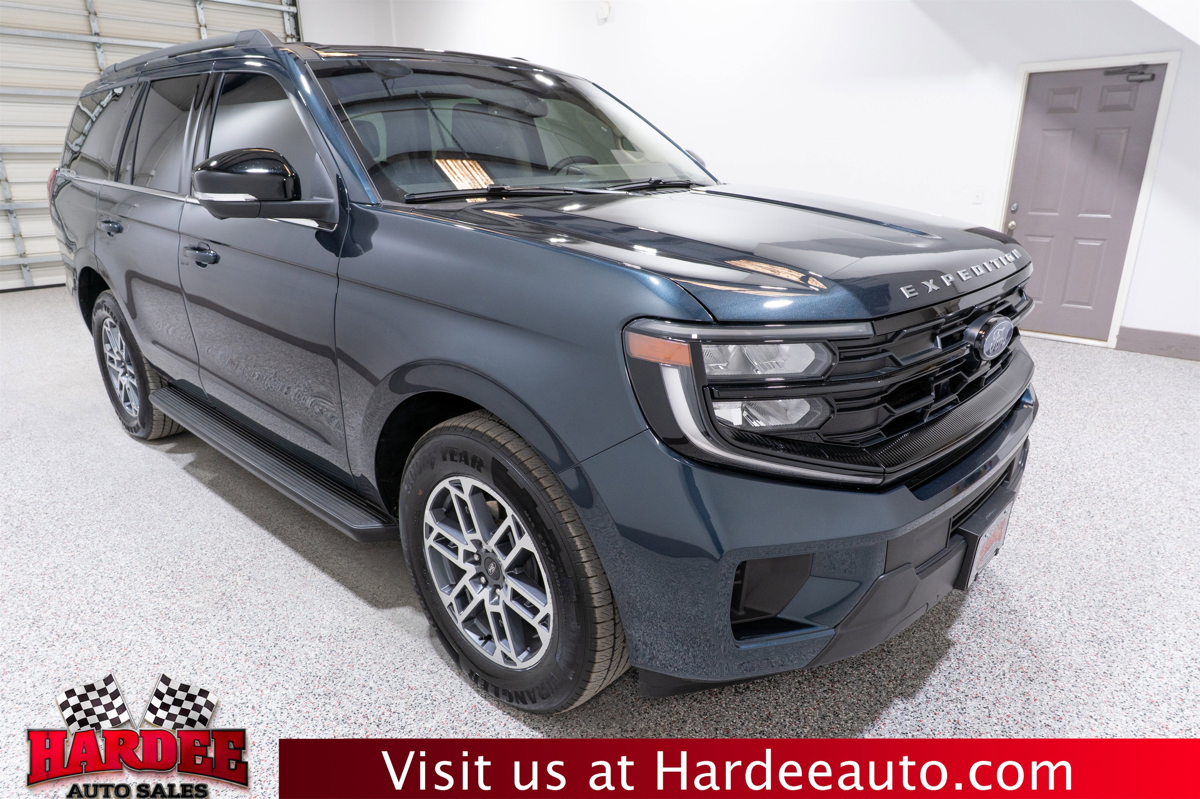 2025 Ford Expedition Active