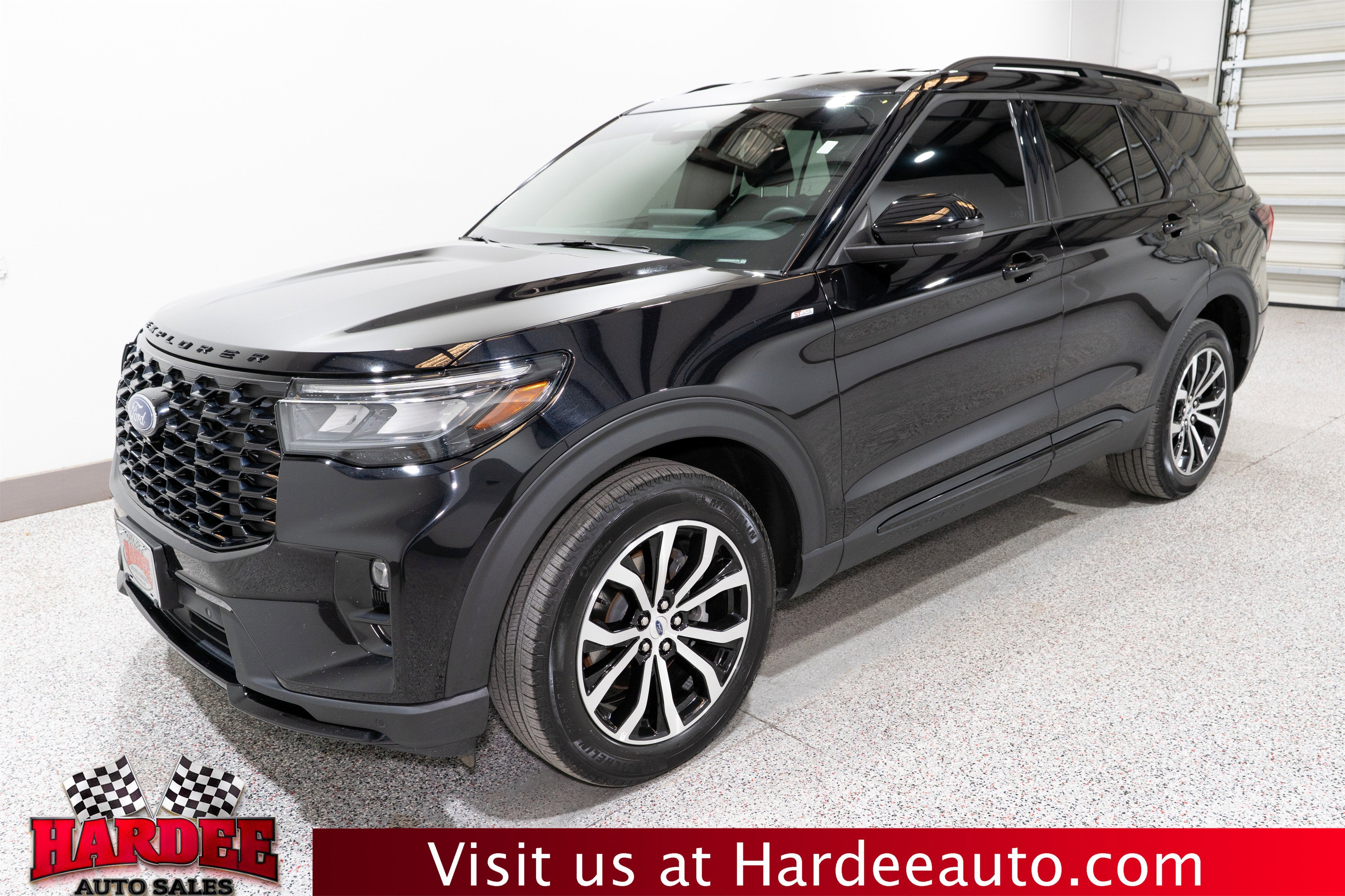 2025 Ford Explorer ST-Line