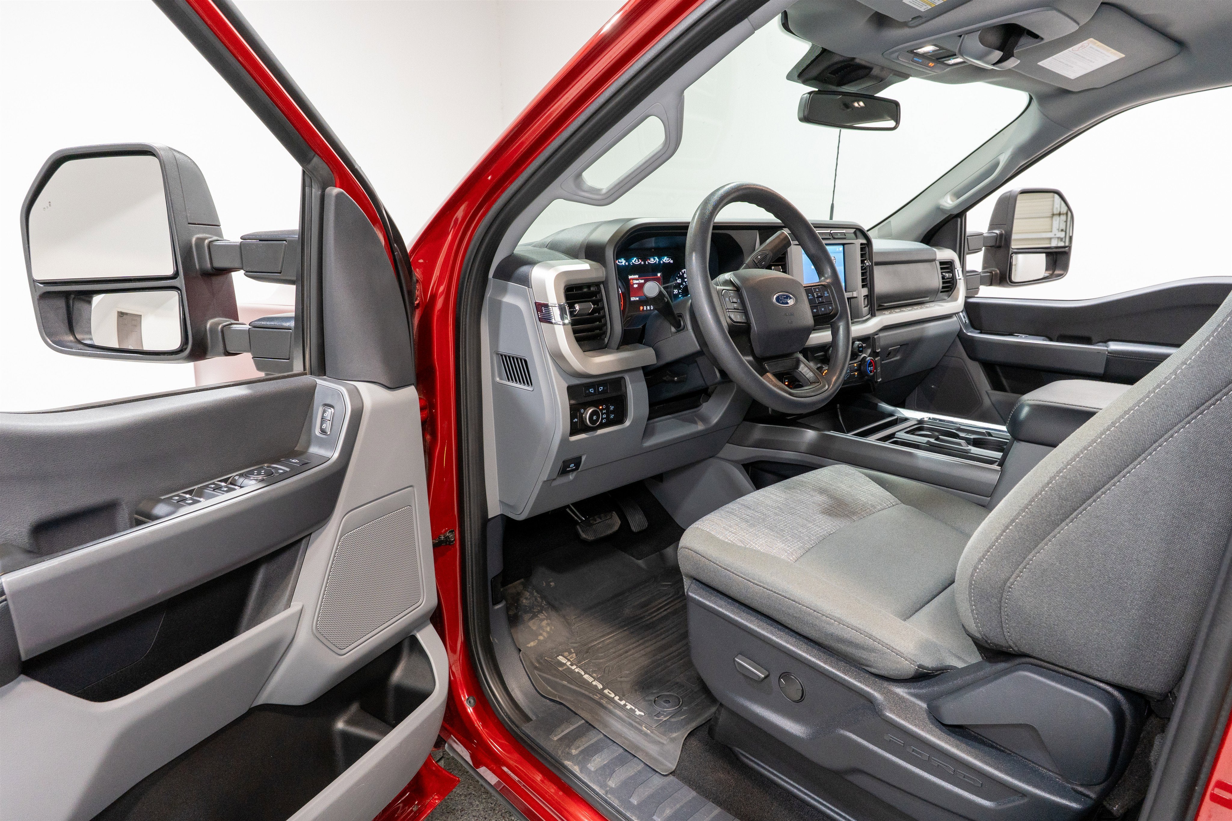 2023 Ford Super Duty F-250 SRW XLT