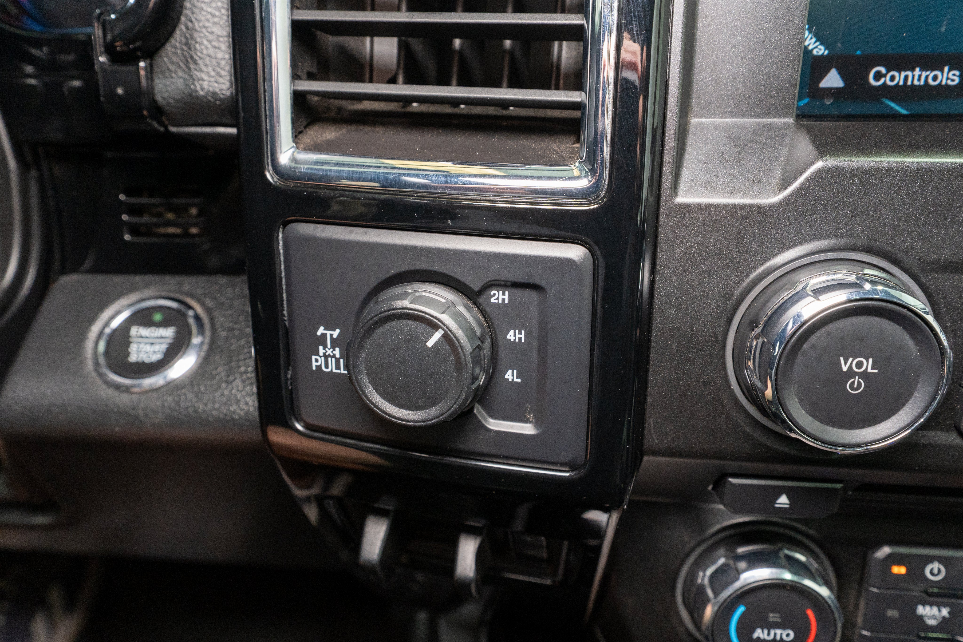 2018 Ford Super Duty F-250 SRW Black Widow