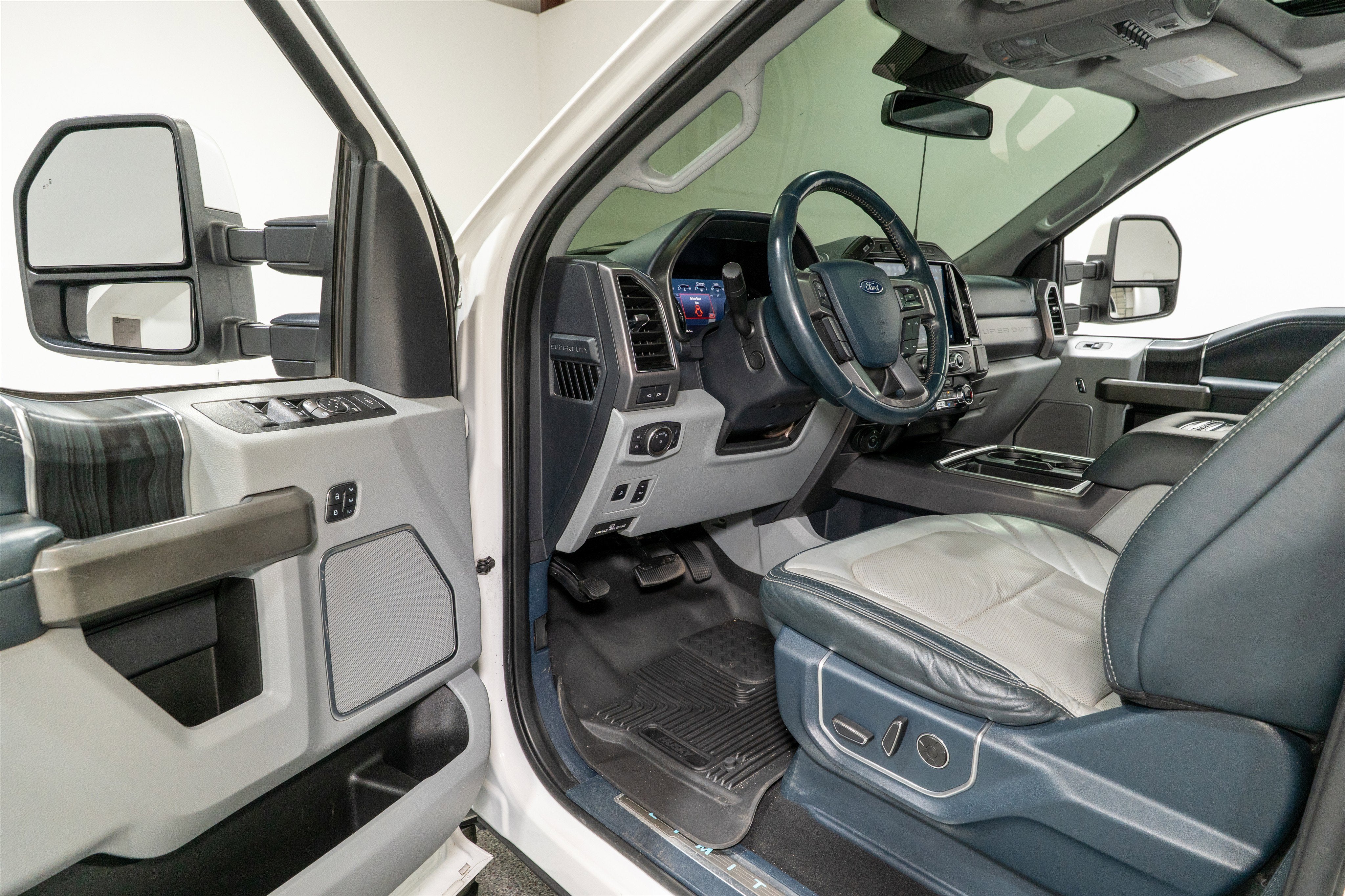 2022 Ford Super Duty F-250 SRW Limited