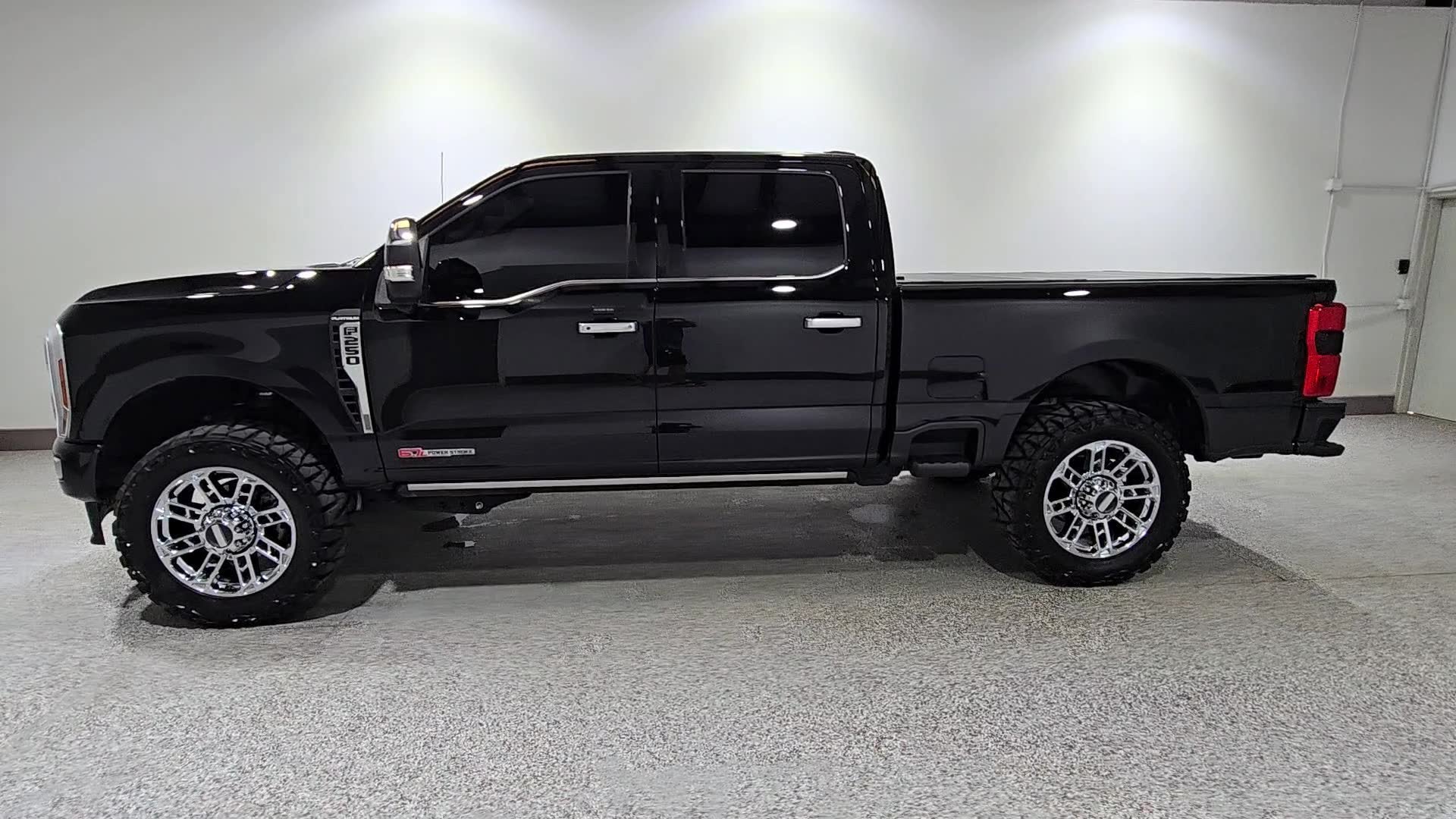 2025 Ford Super Duty F-250 SRW Platinum Plus