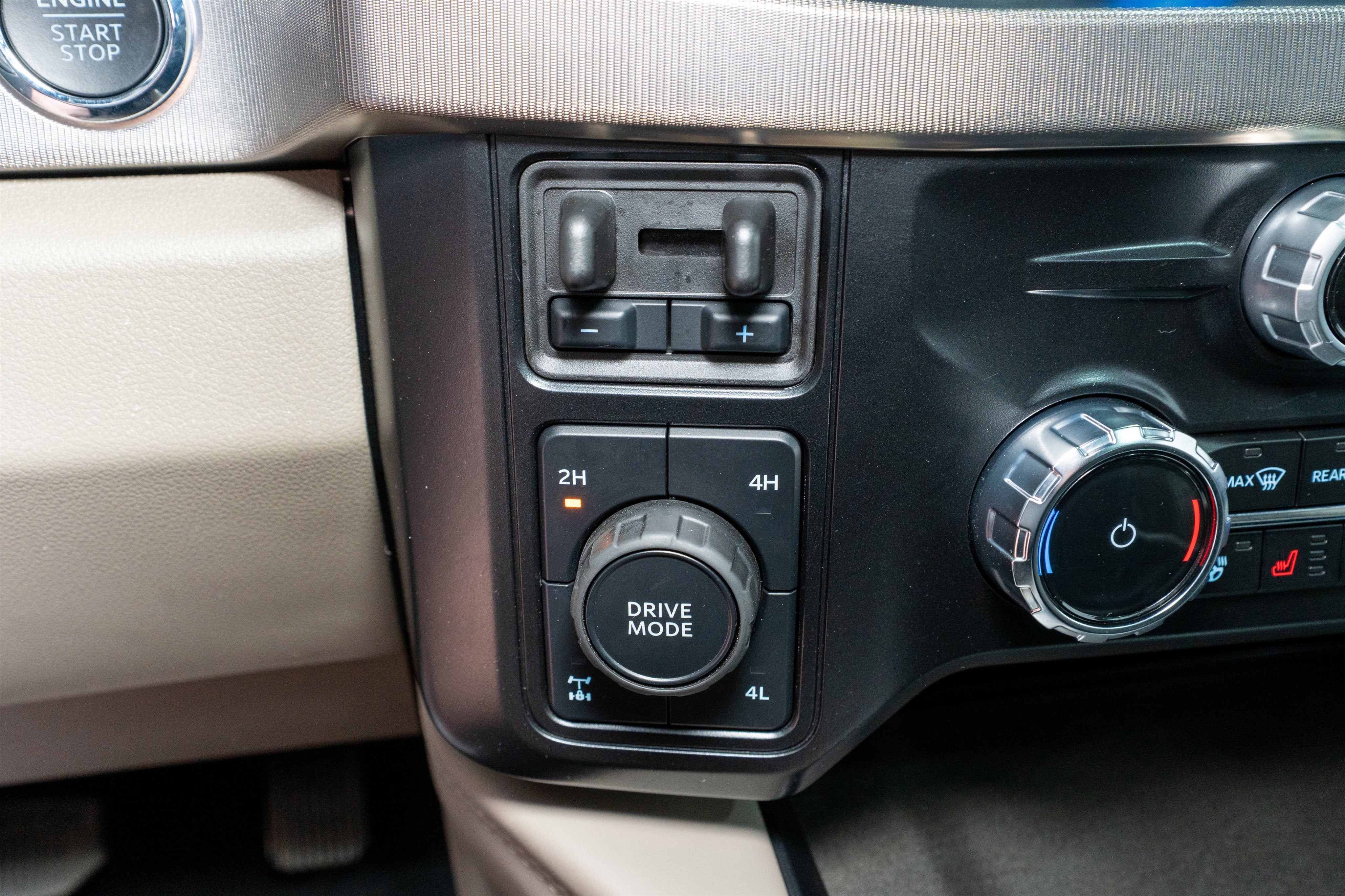 2025 Ford Super Duty F-250 SRW Platinum Plus