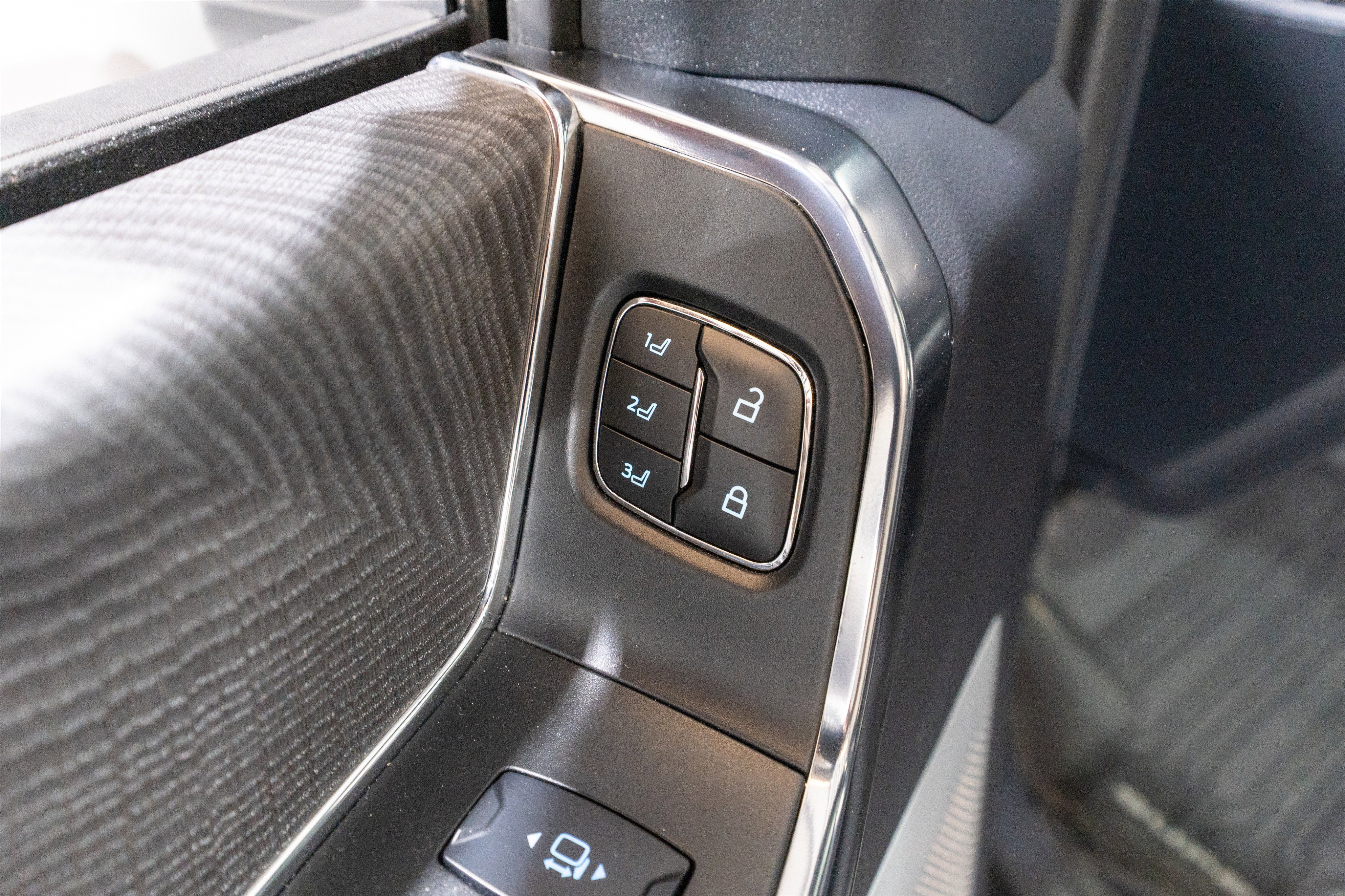 2025 Ford Super Duty F-350 SRW Platinum