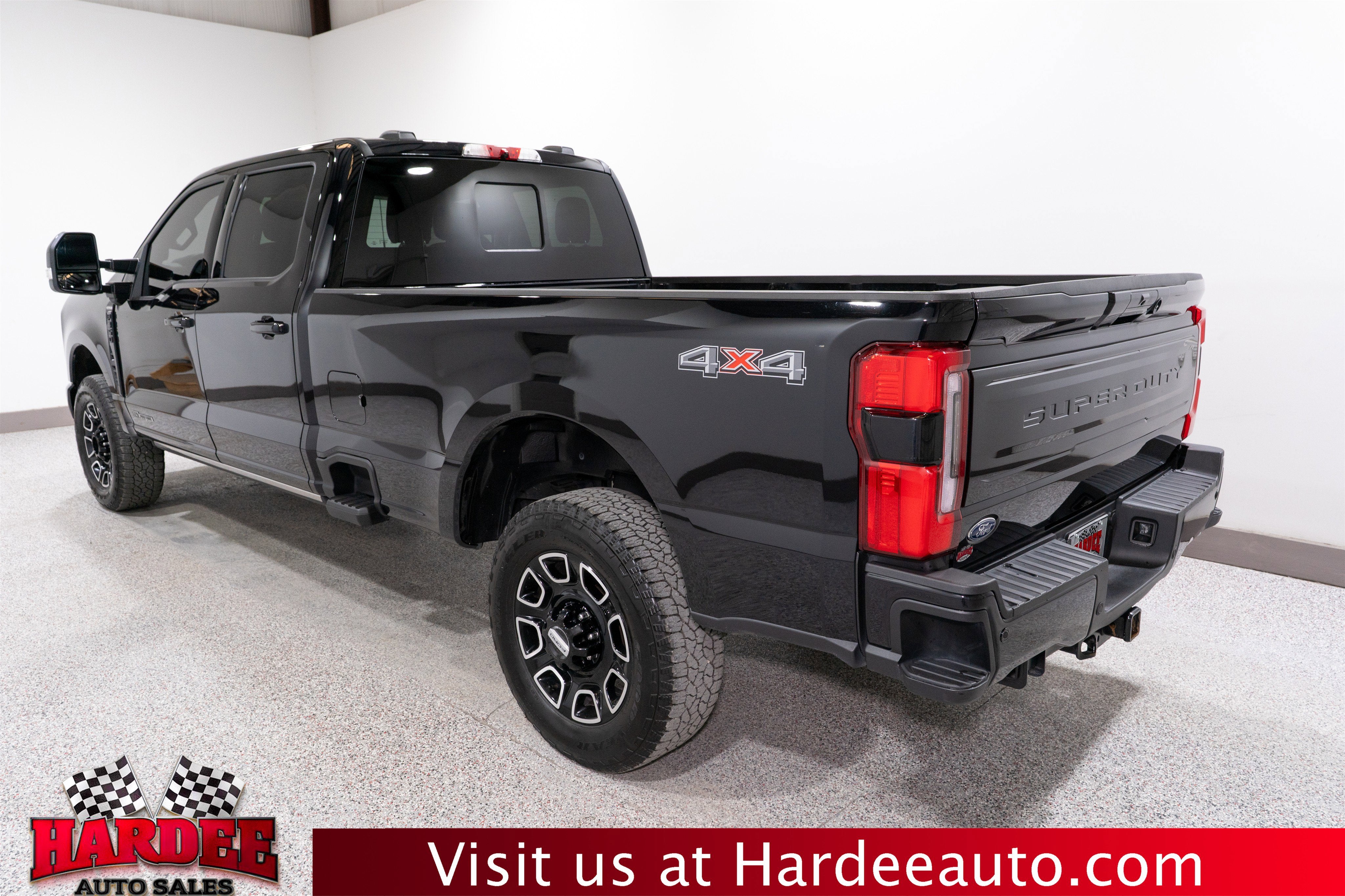 2025 Ford Super Duty F-350 SRW Platinum