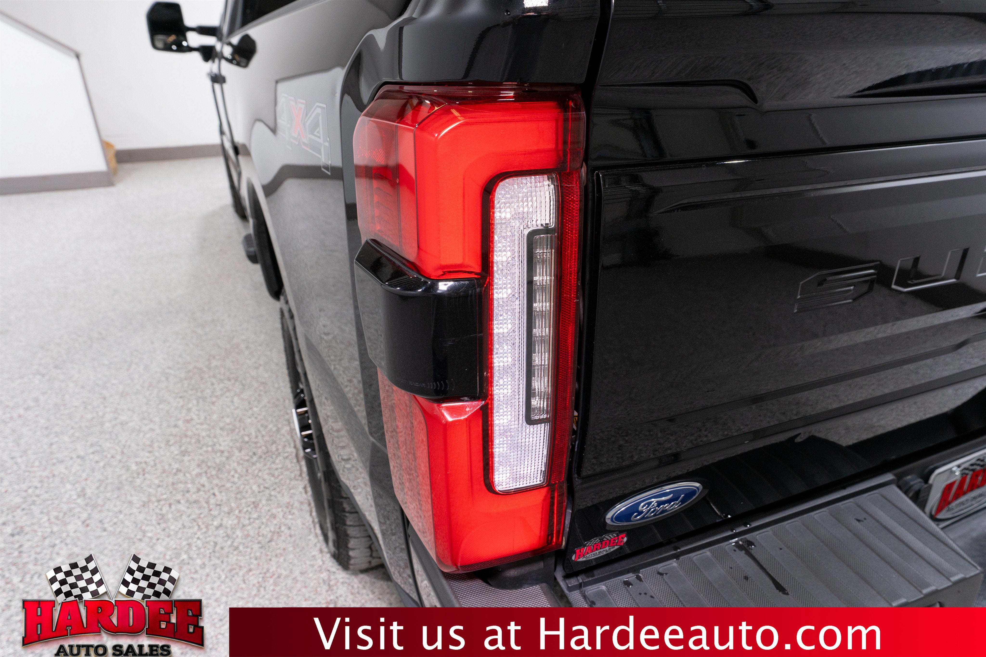 2025 Ford Super Duty F-350 SRW Platinum