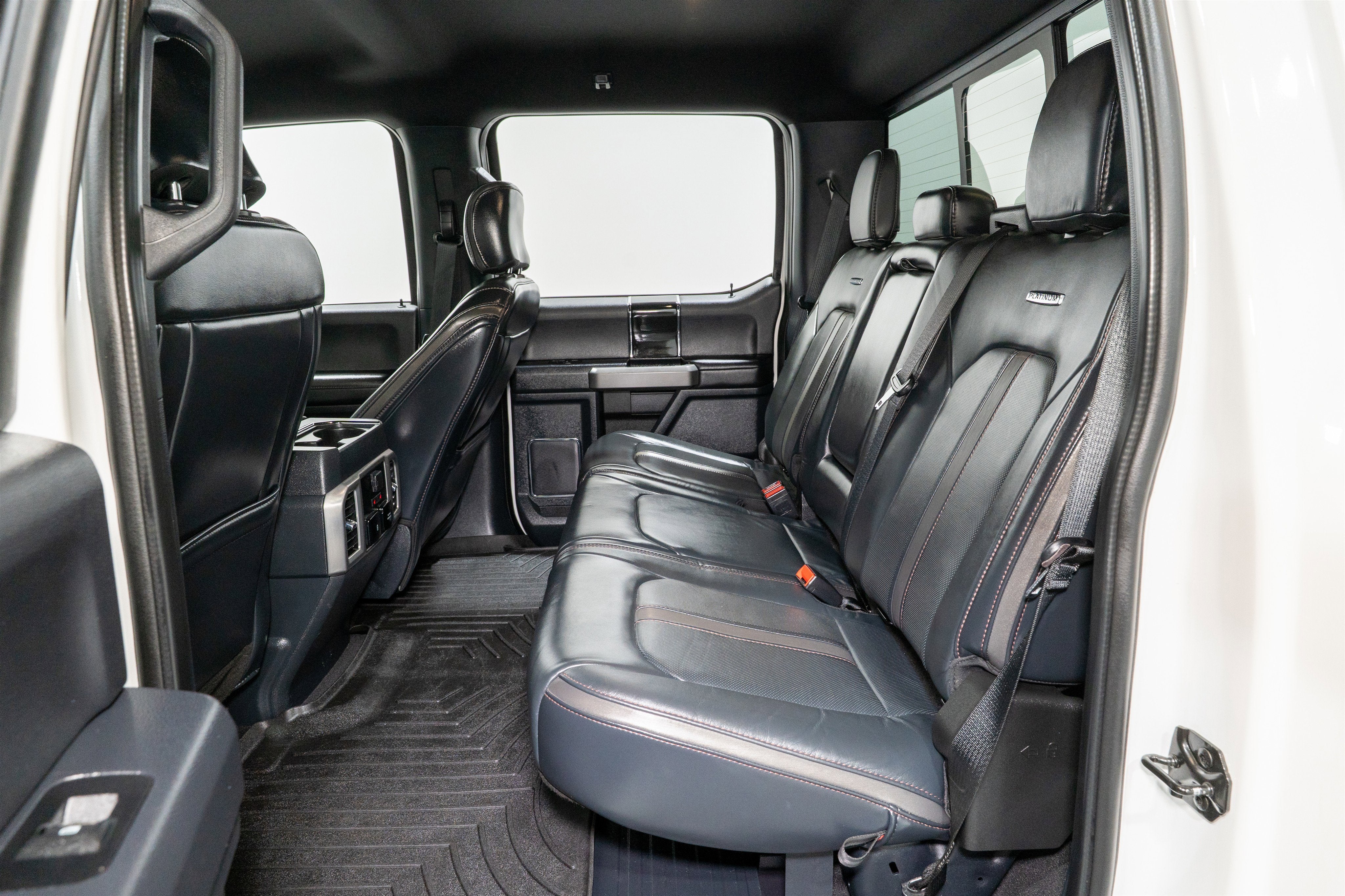 2022 Ford Super Duty F-350 SRW Platinum