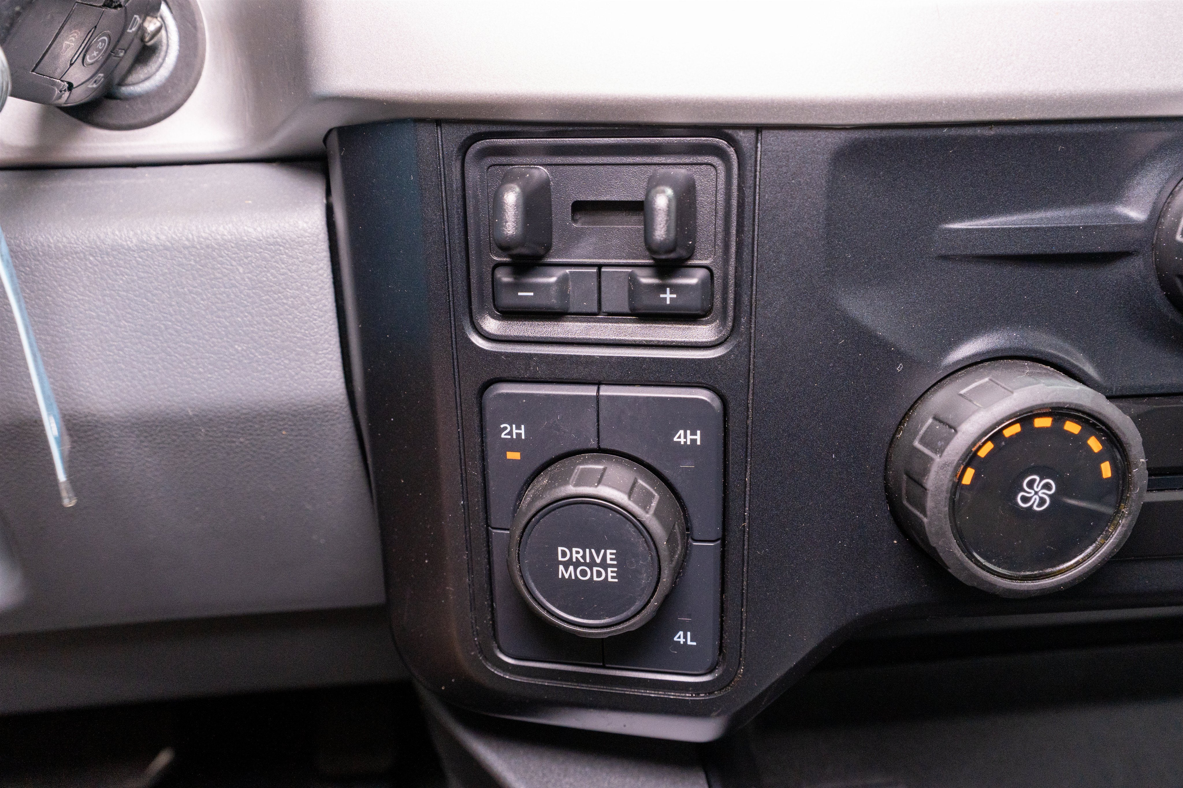 2023 Ford Super Duty F-350 DRW XLT