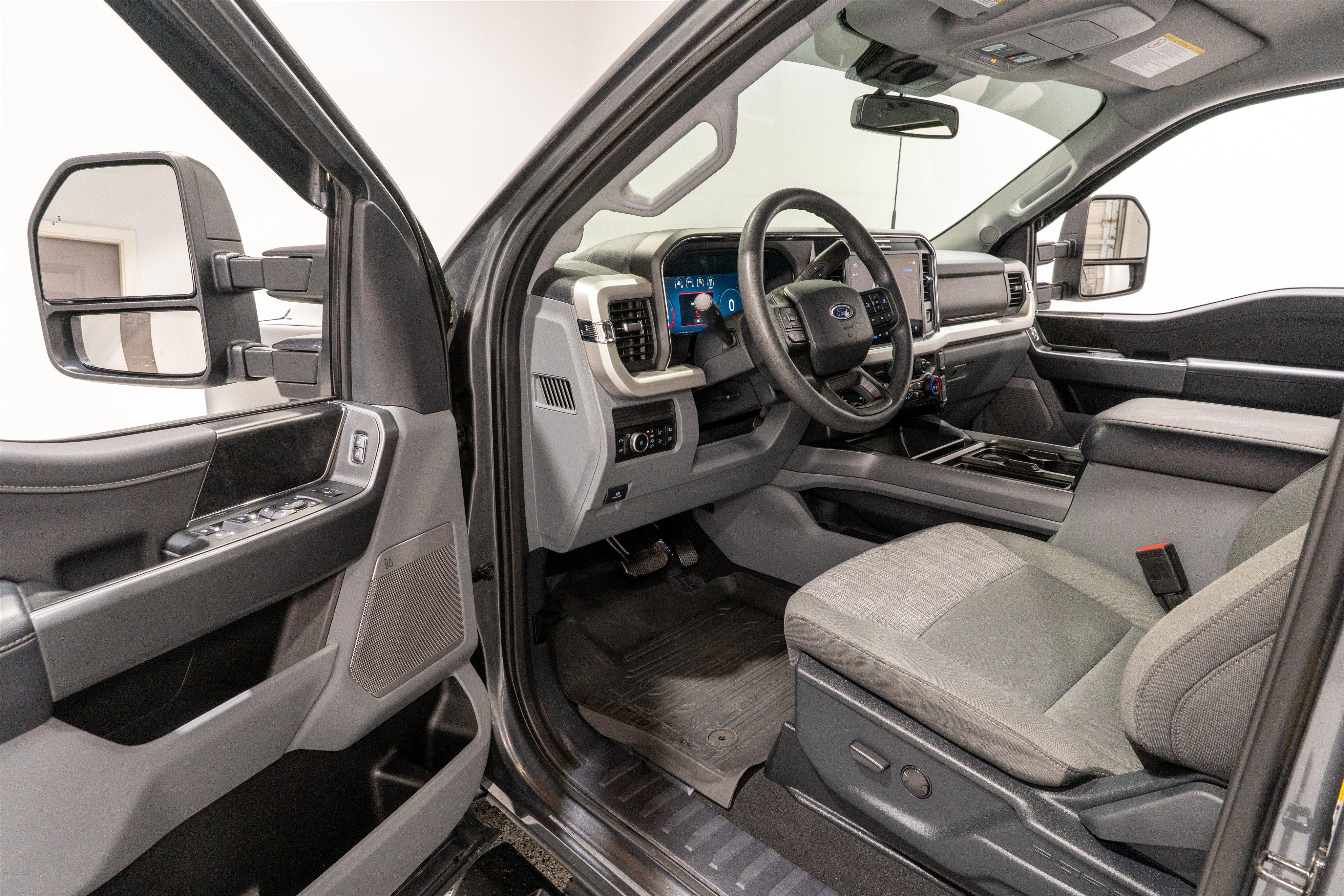 2026 Ford Super Duty F-350 DRW XLT
