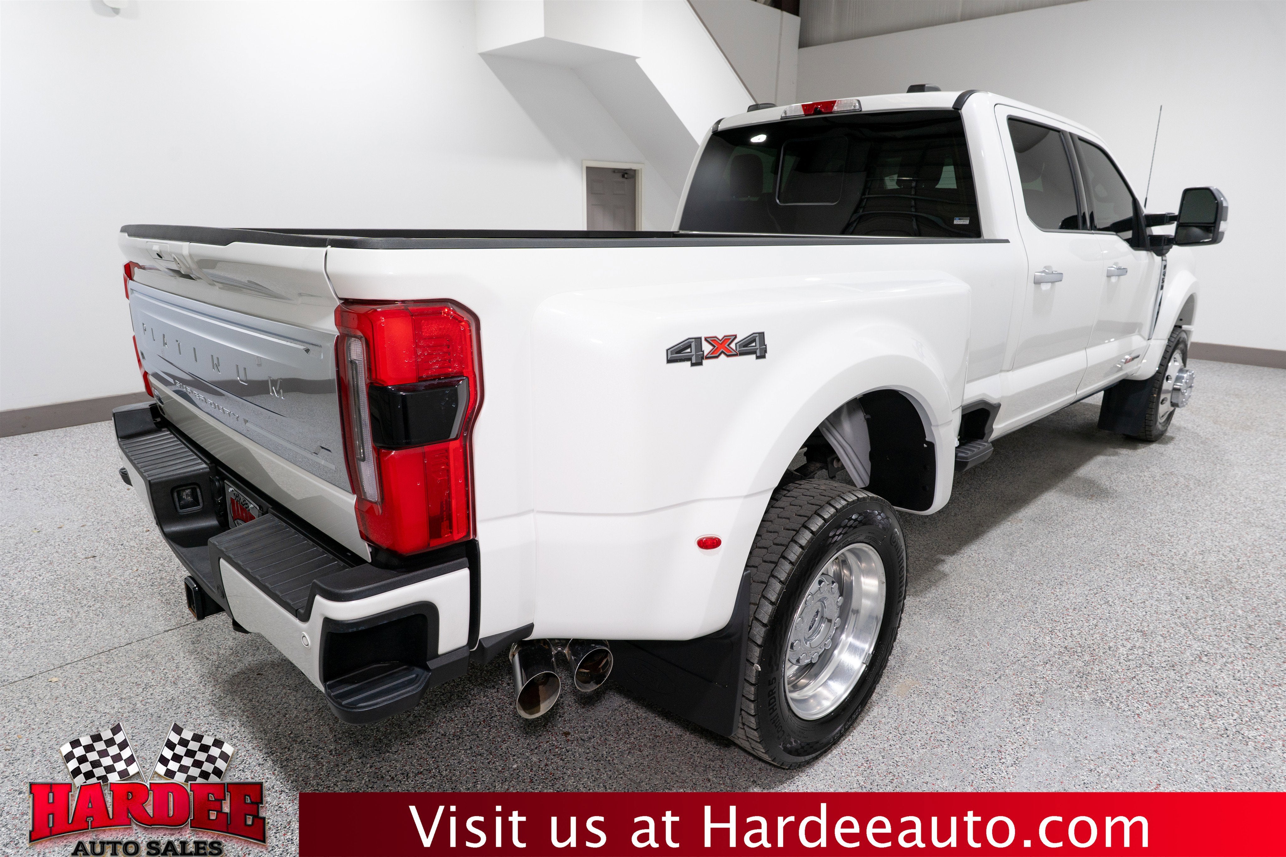 2025 Ford Super Duty F-450 DRW Platinum