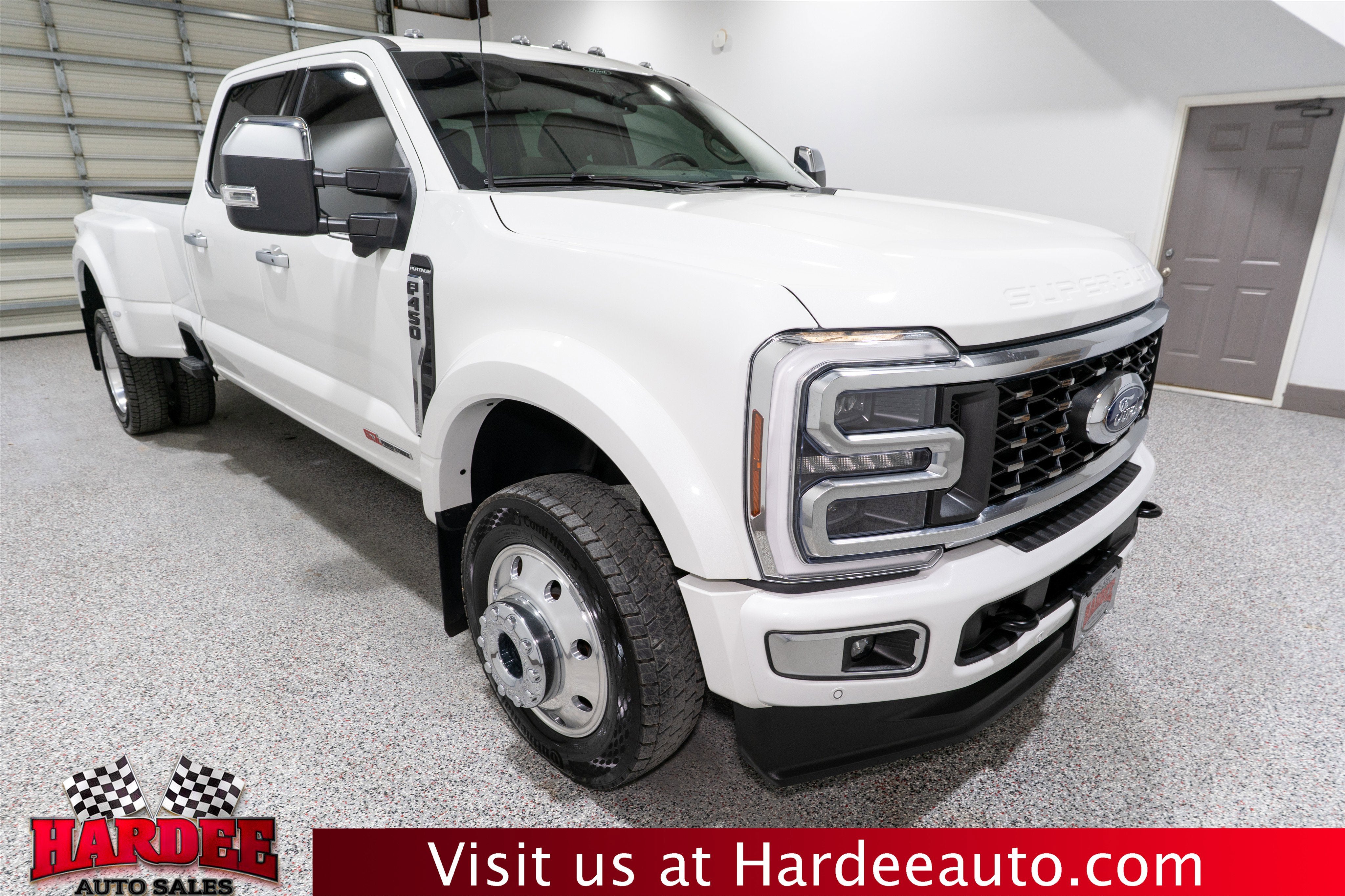 2025 Ford Super Duty F-450 DRW Platinum