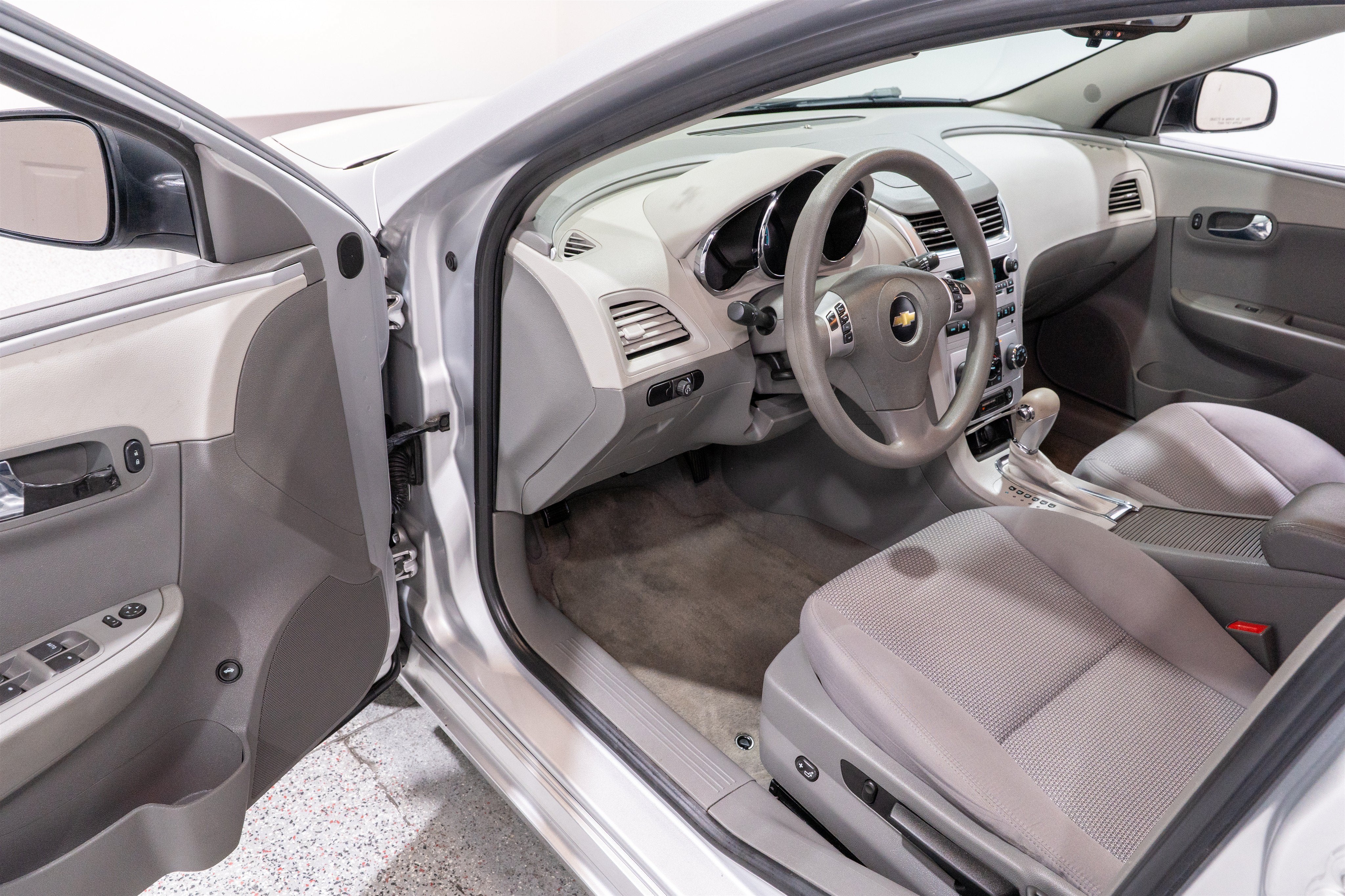2010 Chevrolet Malibu LS w/1LS