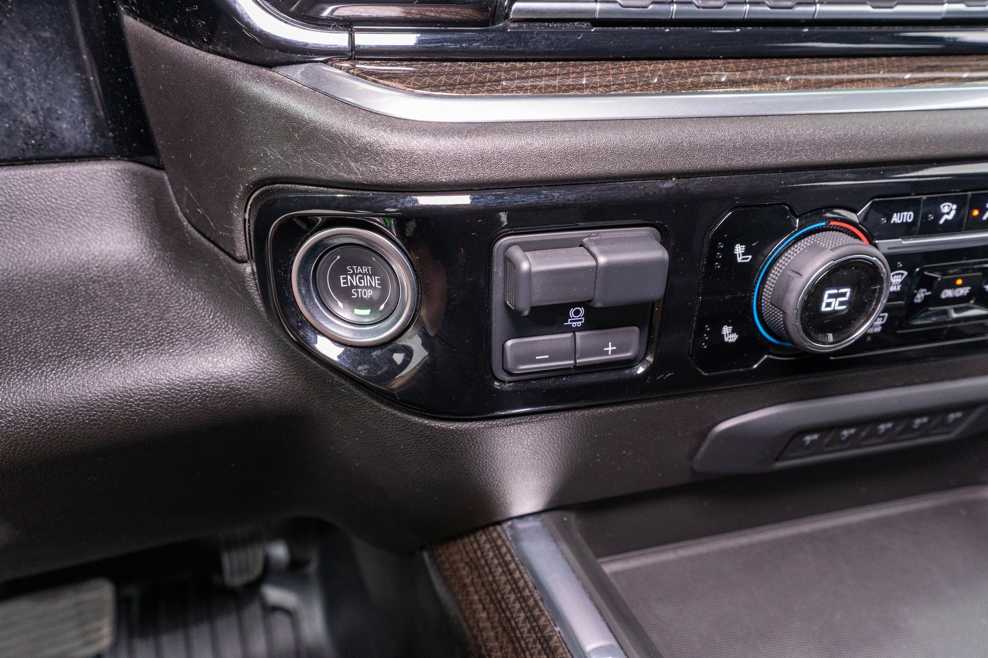 2025 Chevrolet Silverado 3500HD CC LT