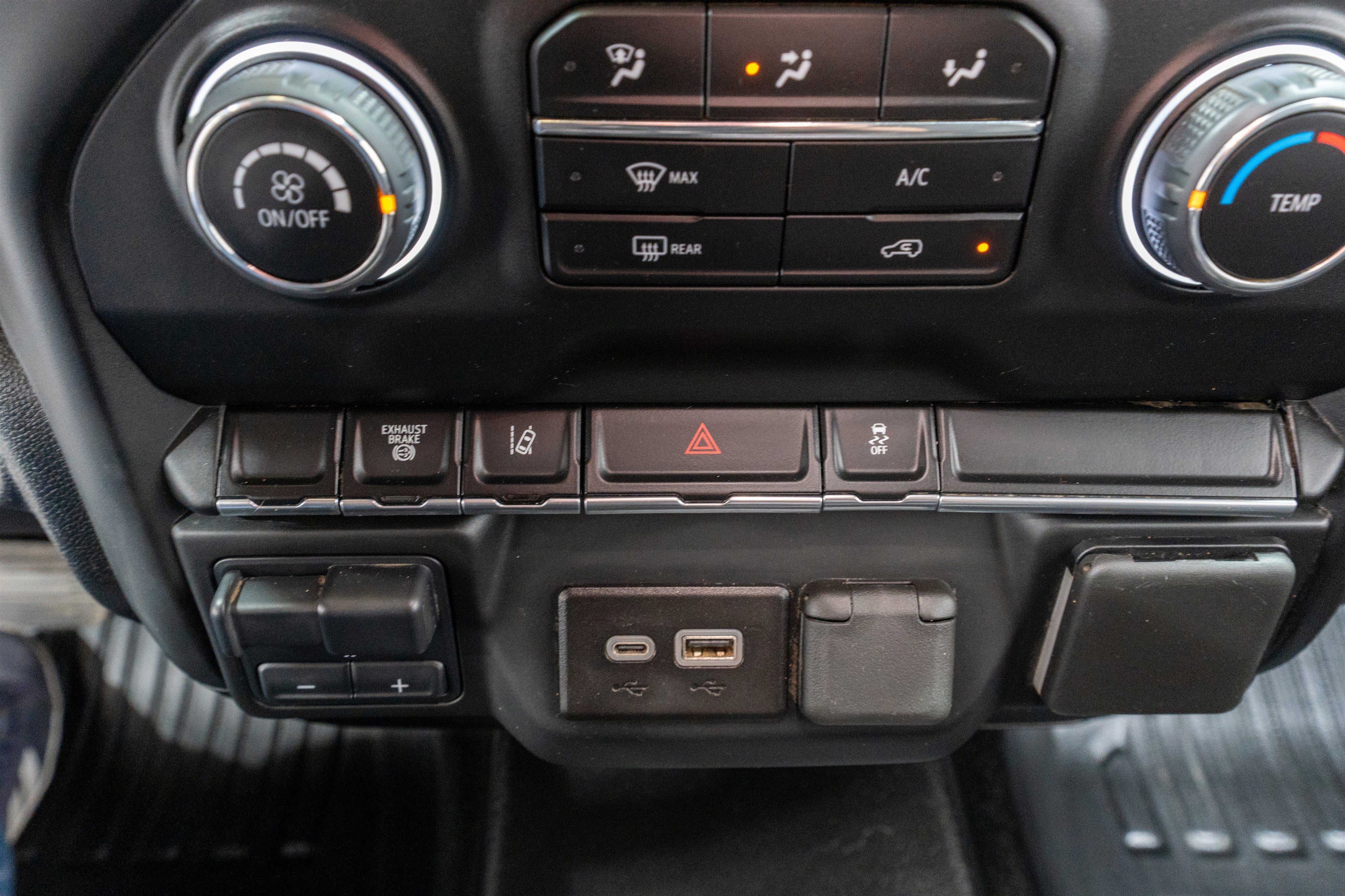 2024 Chevrolet Silverado 3500HD CC Work Truck