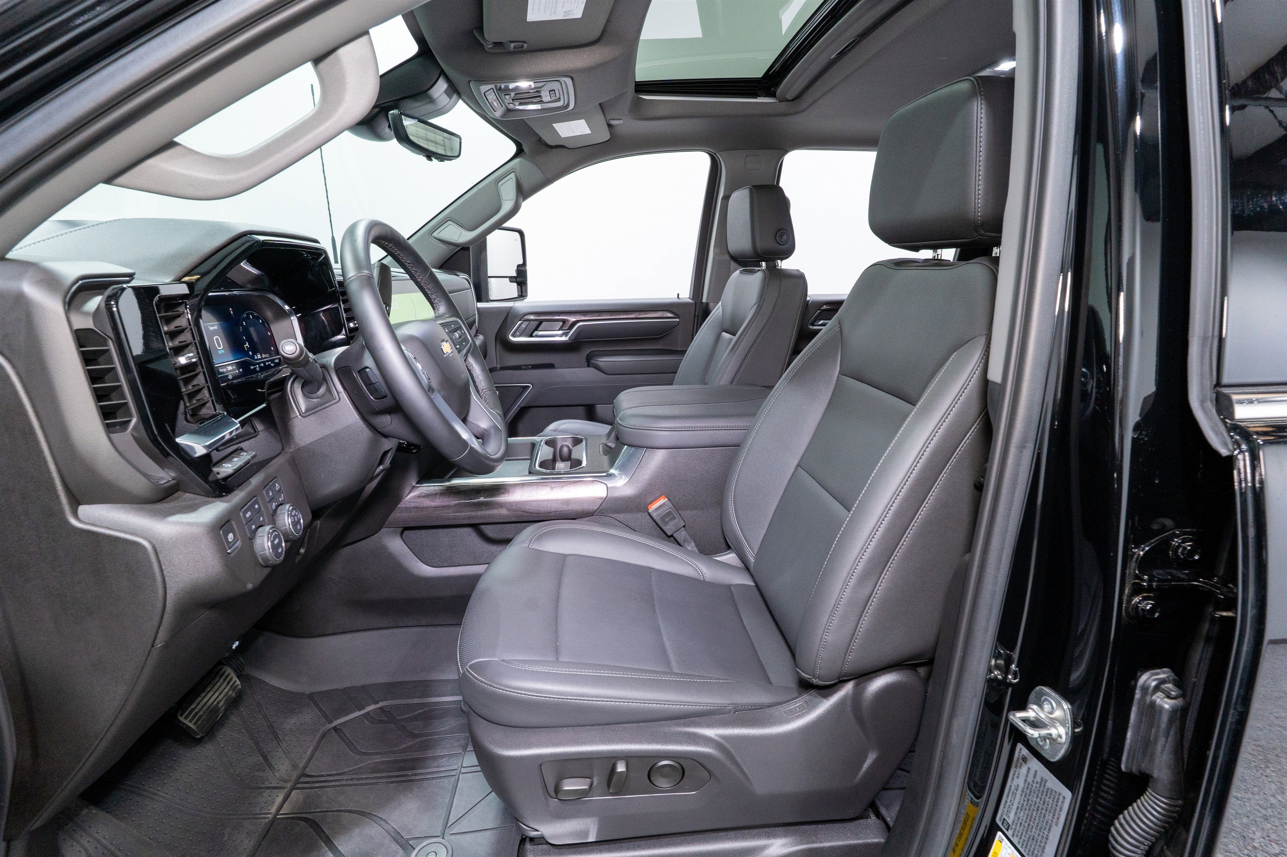 2025 Chevrolet Silverado 3500HD LTZ