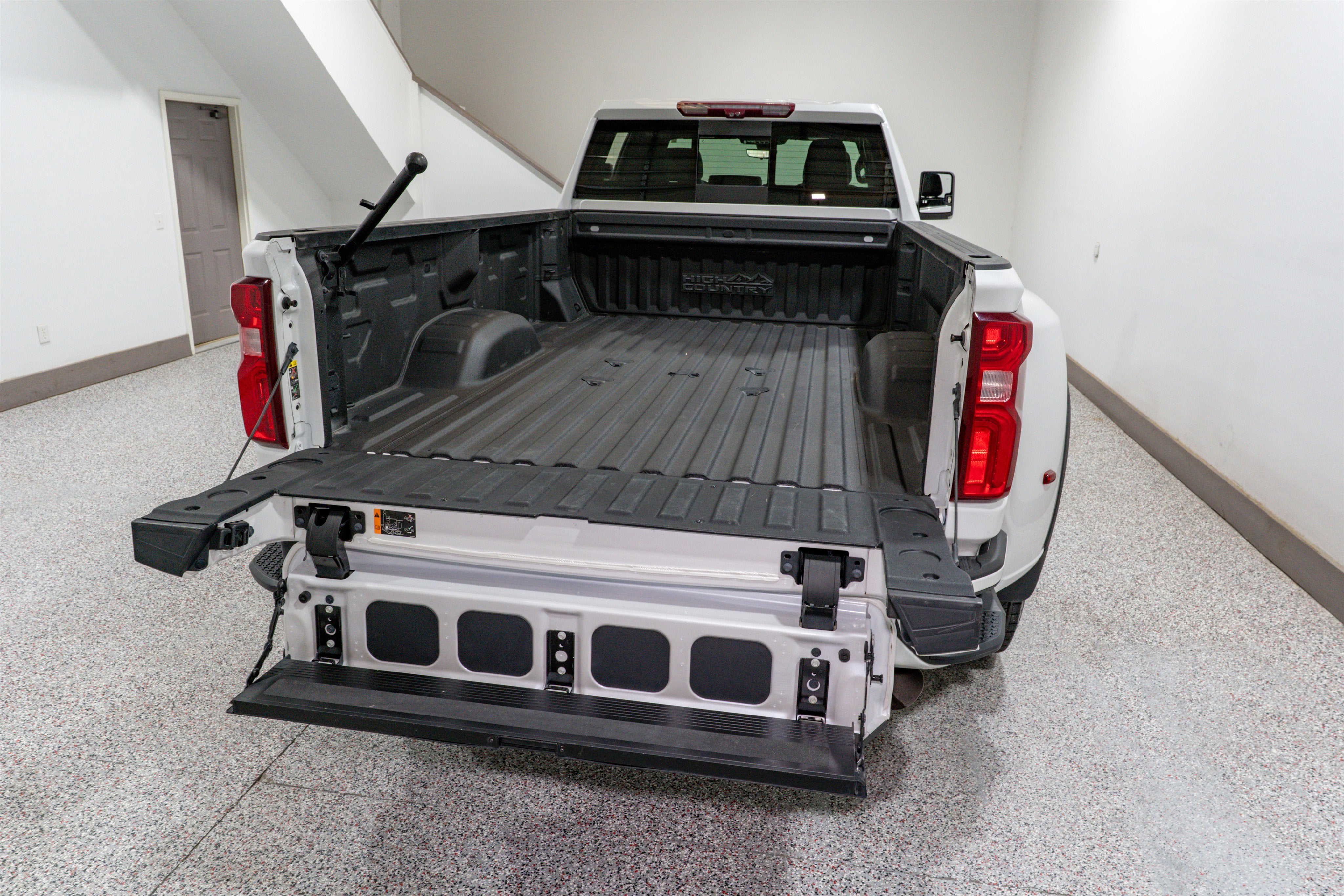 2023 Chevrolet Silverado 3500HD High Country