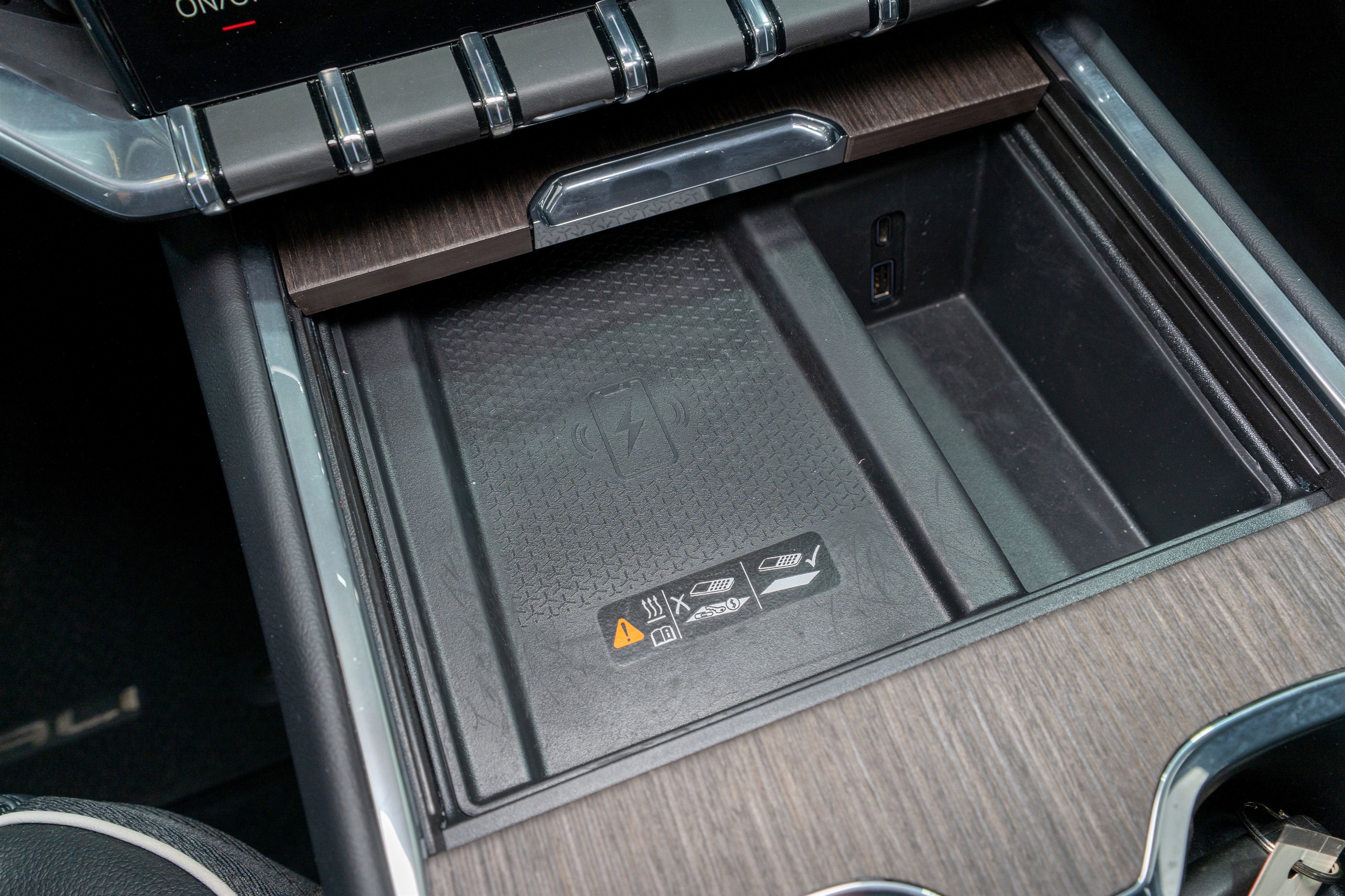 2024 GMC Acadia AWD Denali