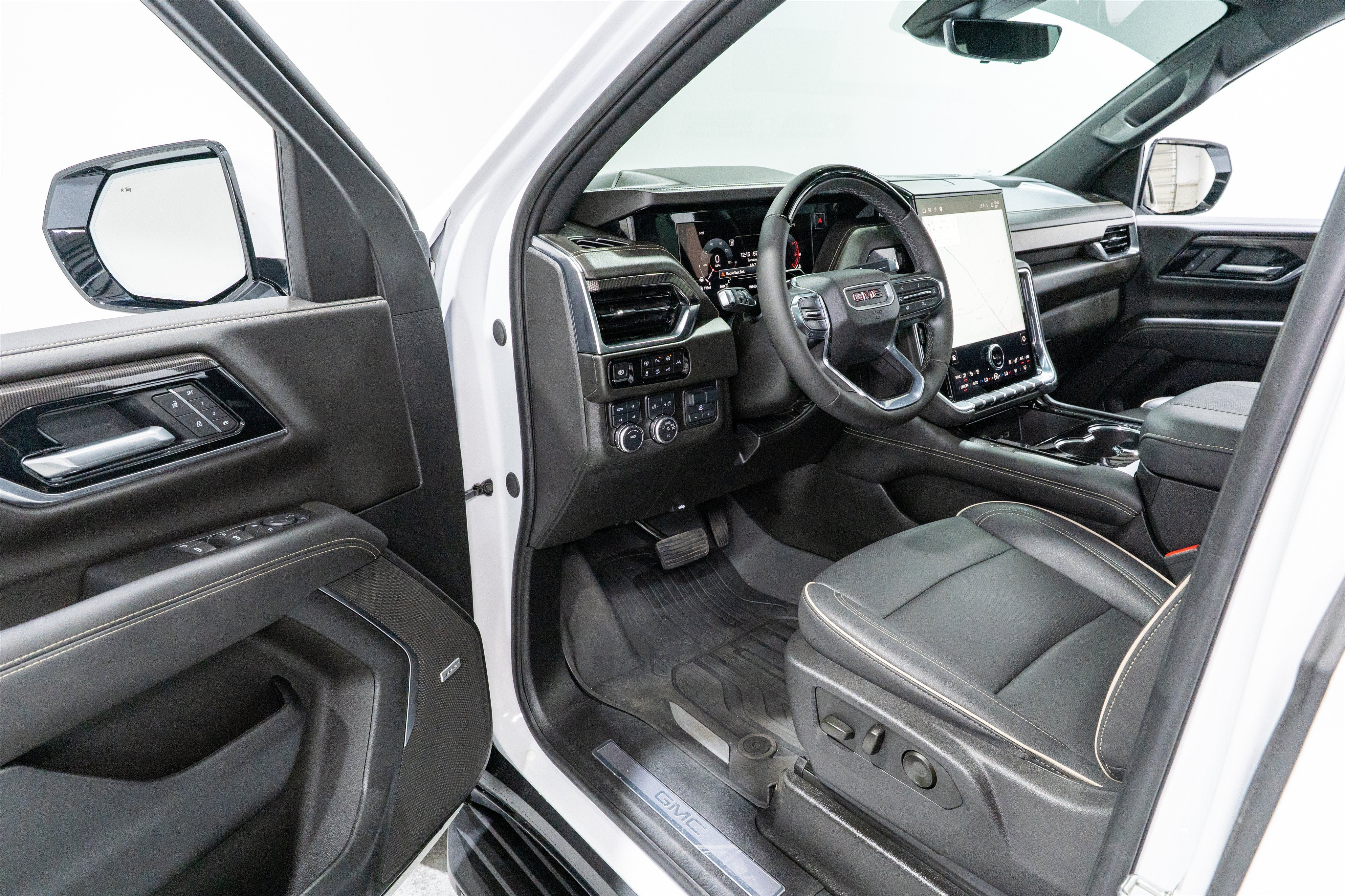 2025 GMC Yukon Elevation