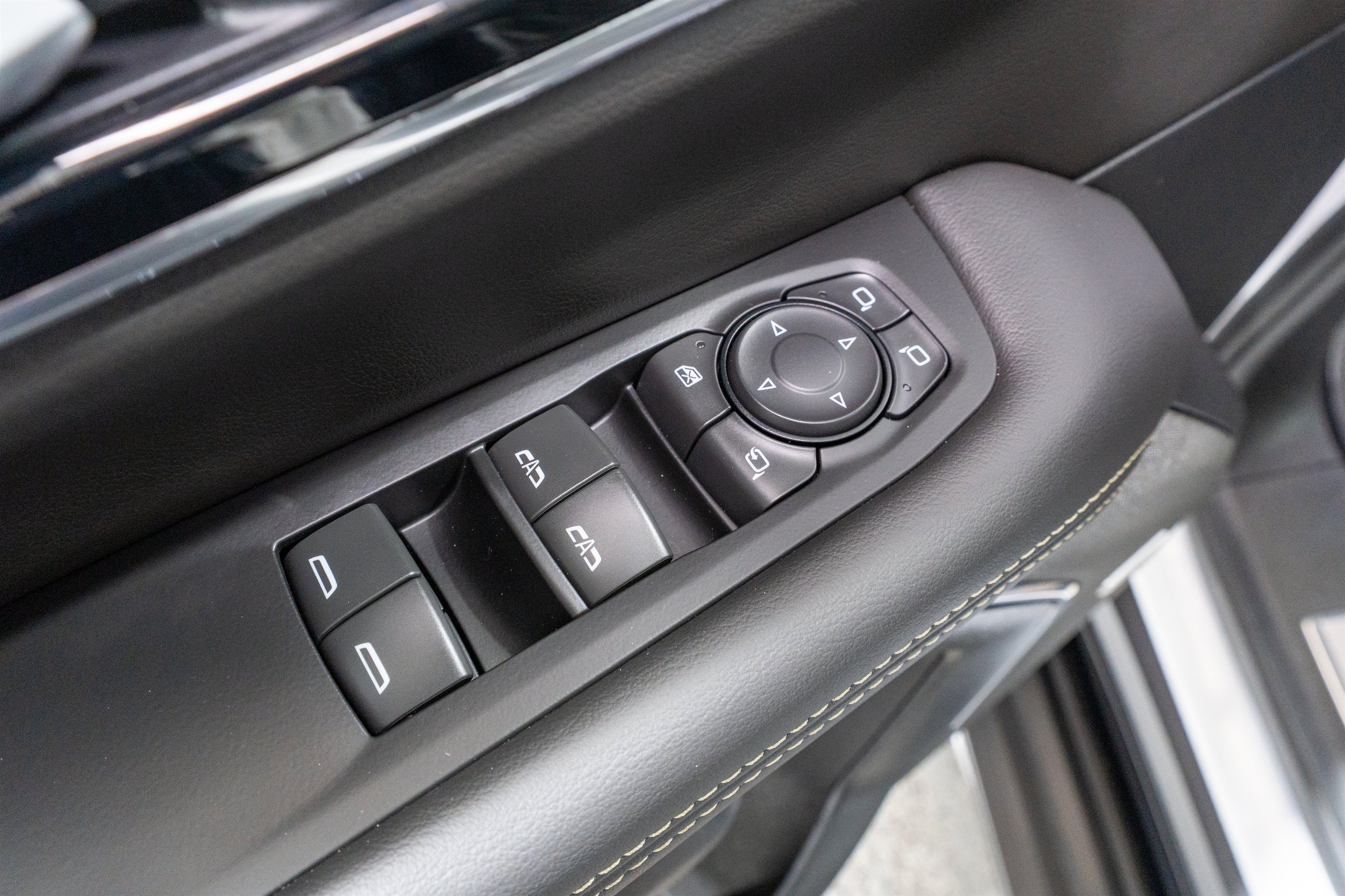2025 GMC Yukon Elevation