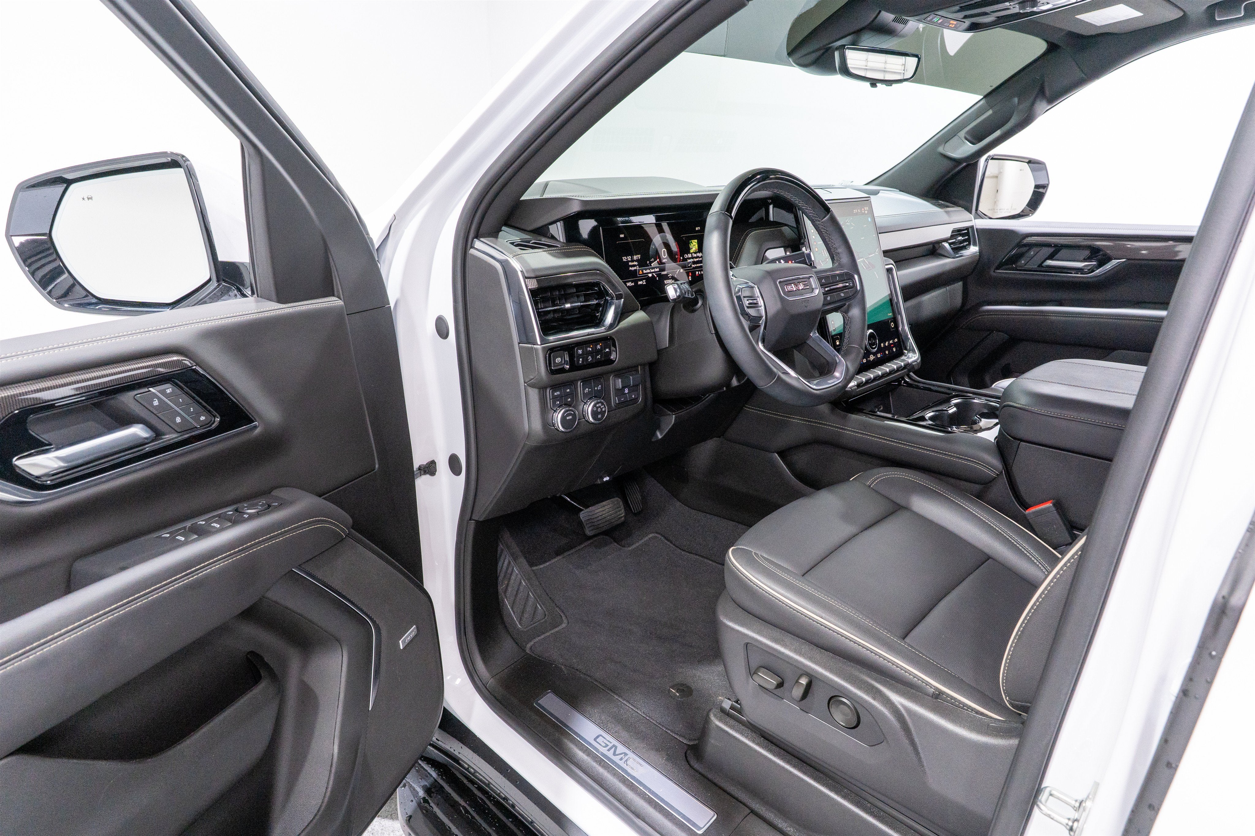 2025 GMC Yukon Elevation