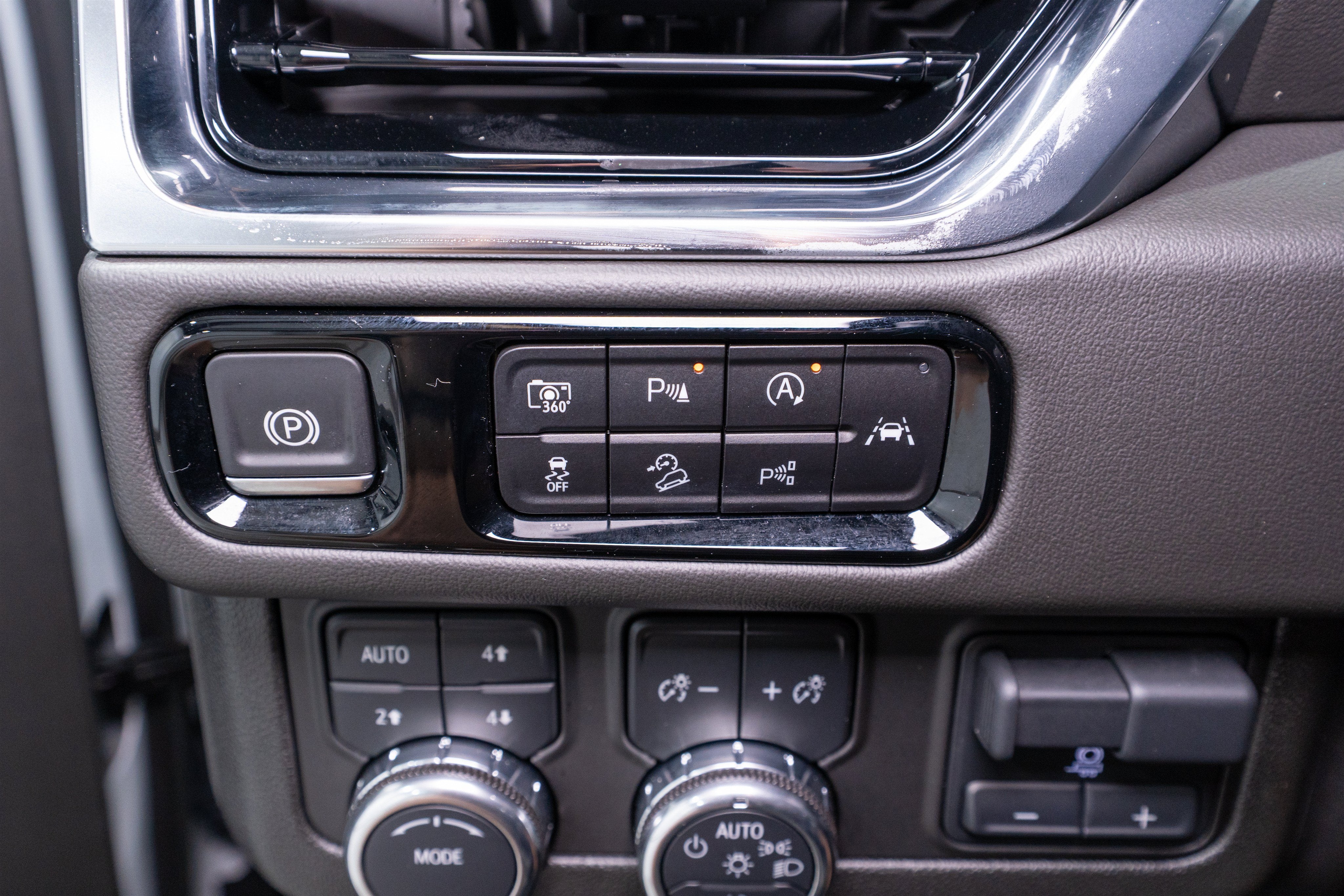 2025 GMC Yukon Elevation
