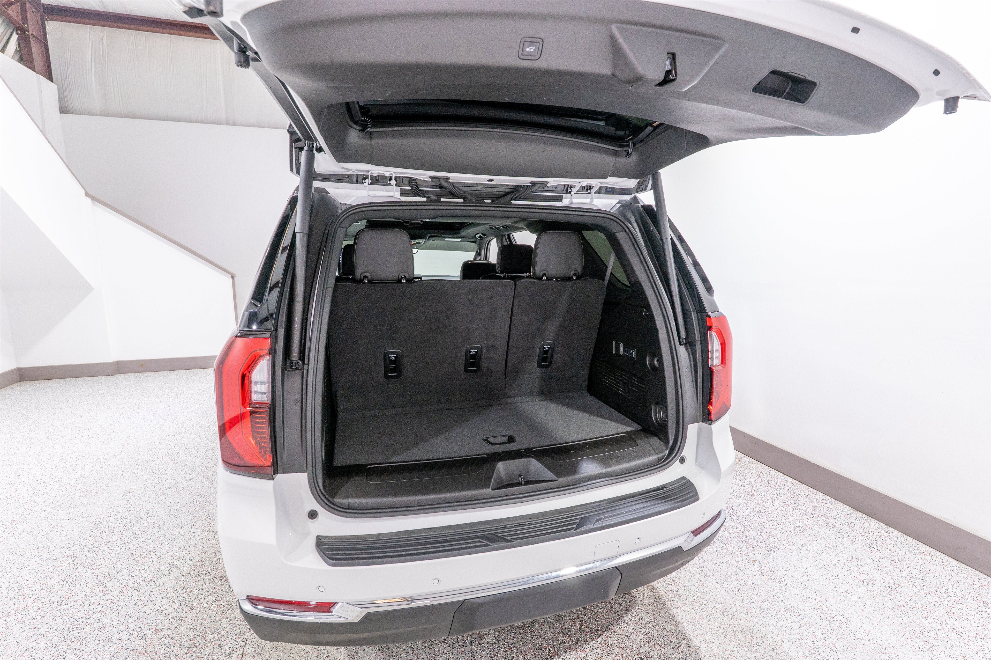 2025 GMC Yukon Elevation