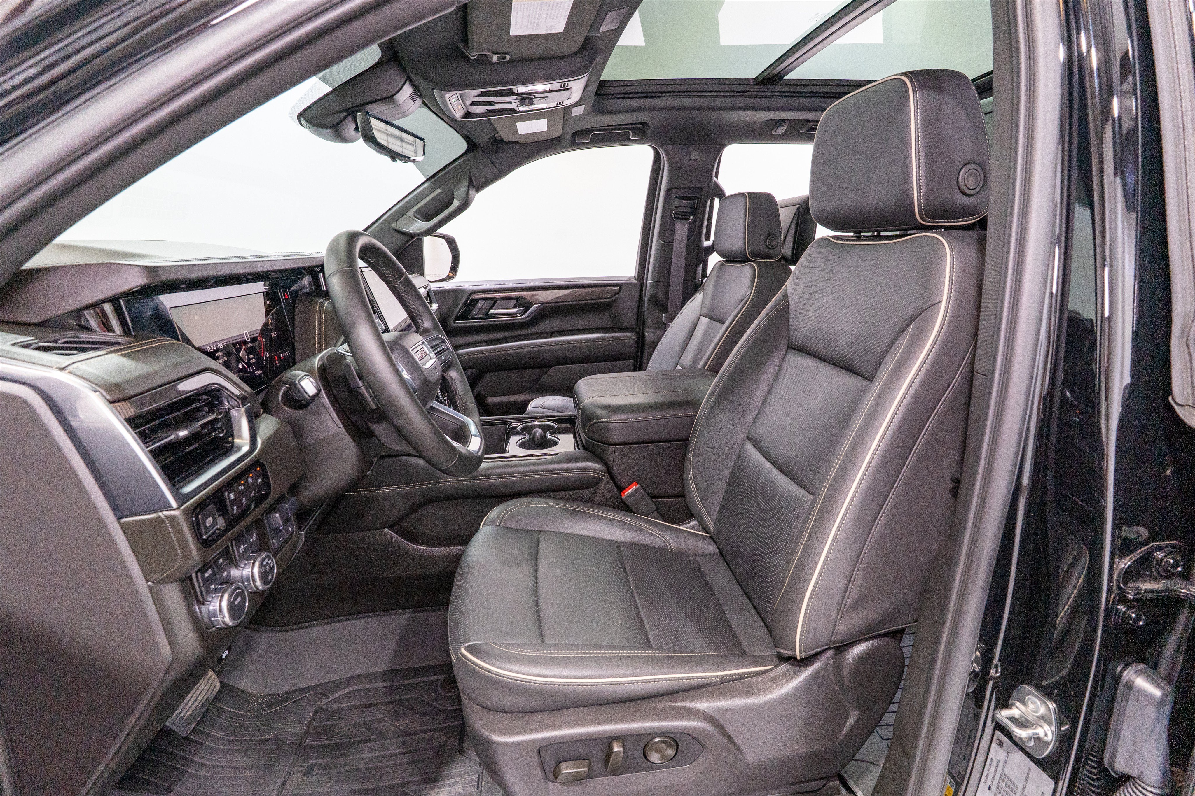 2025 GMC Yukon Elevation
